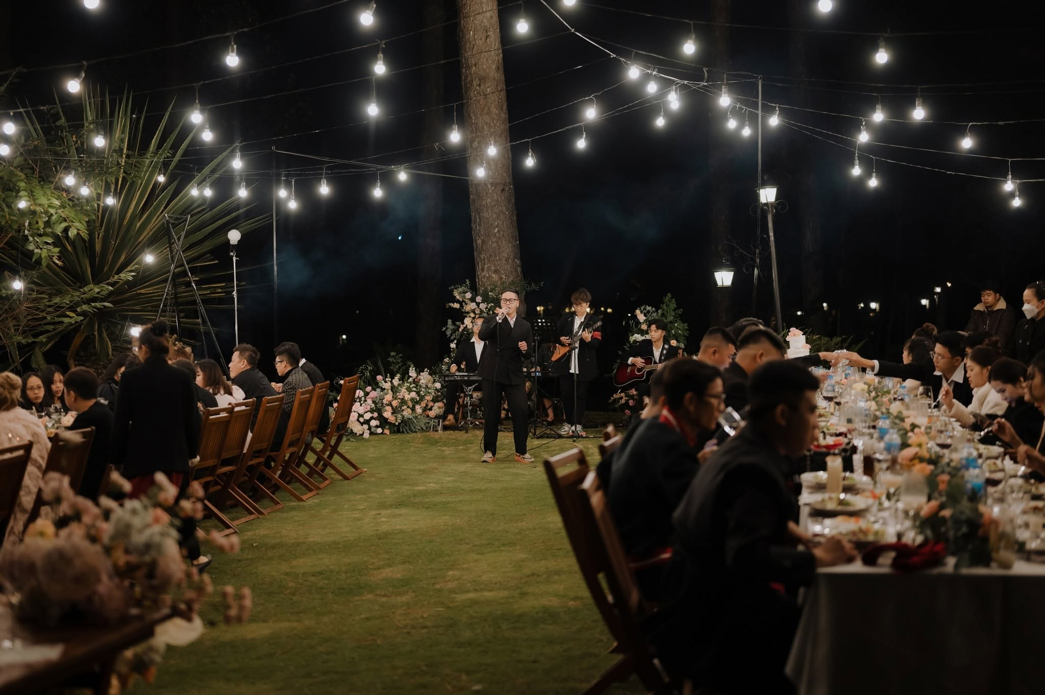 𝐃𝐄𝐍𝐍𝐈𝐒 ⓐⓝⓓ 𝐓𝐈𝐍𝐘/Destination Wedding. Nhiếp ảnh gia đám cưới hàng đầu tại Thành Phố Hồ Chí Minh