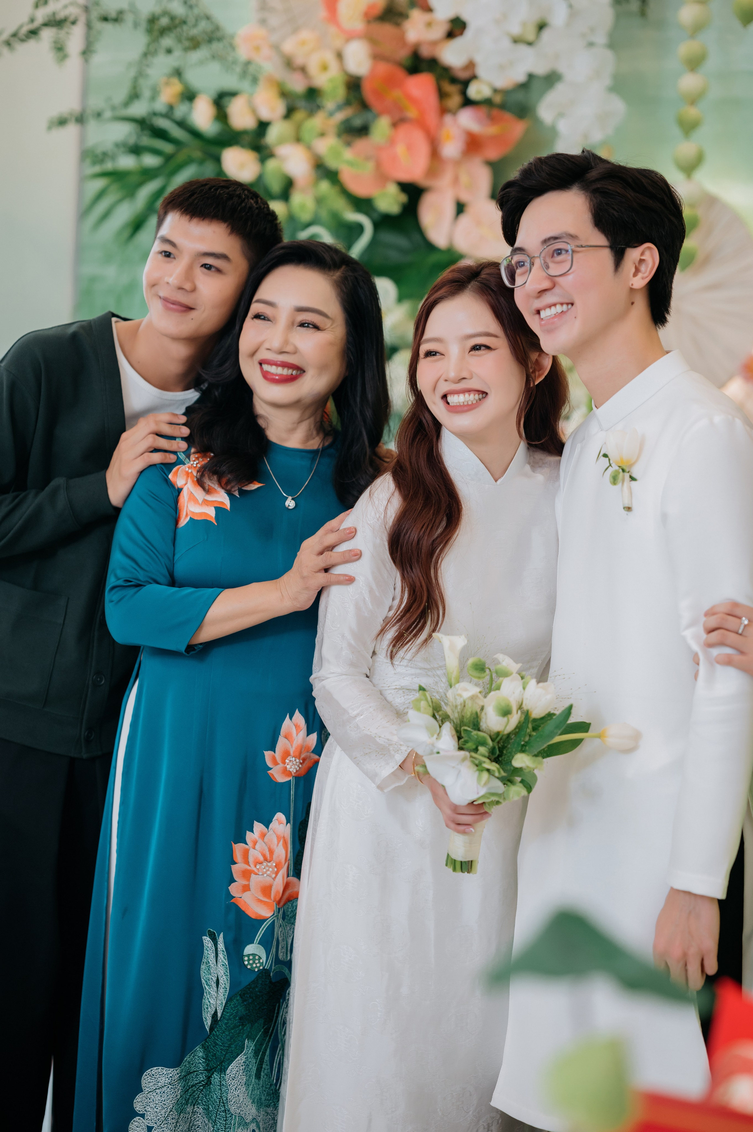 TRINH & MINH / Engagement 11.10.2024. Nhiếp ảnh gia đám cưới hàng đầu tại Thành Phố Hồ Chí Minh