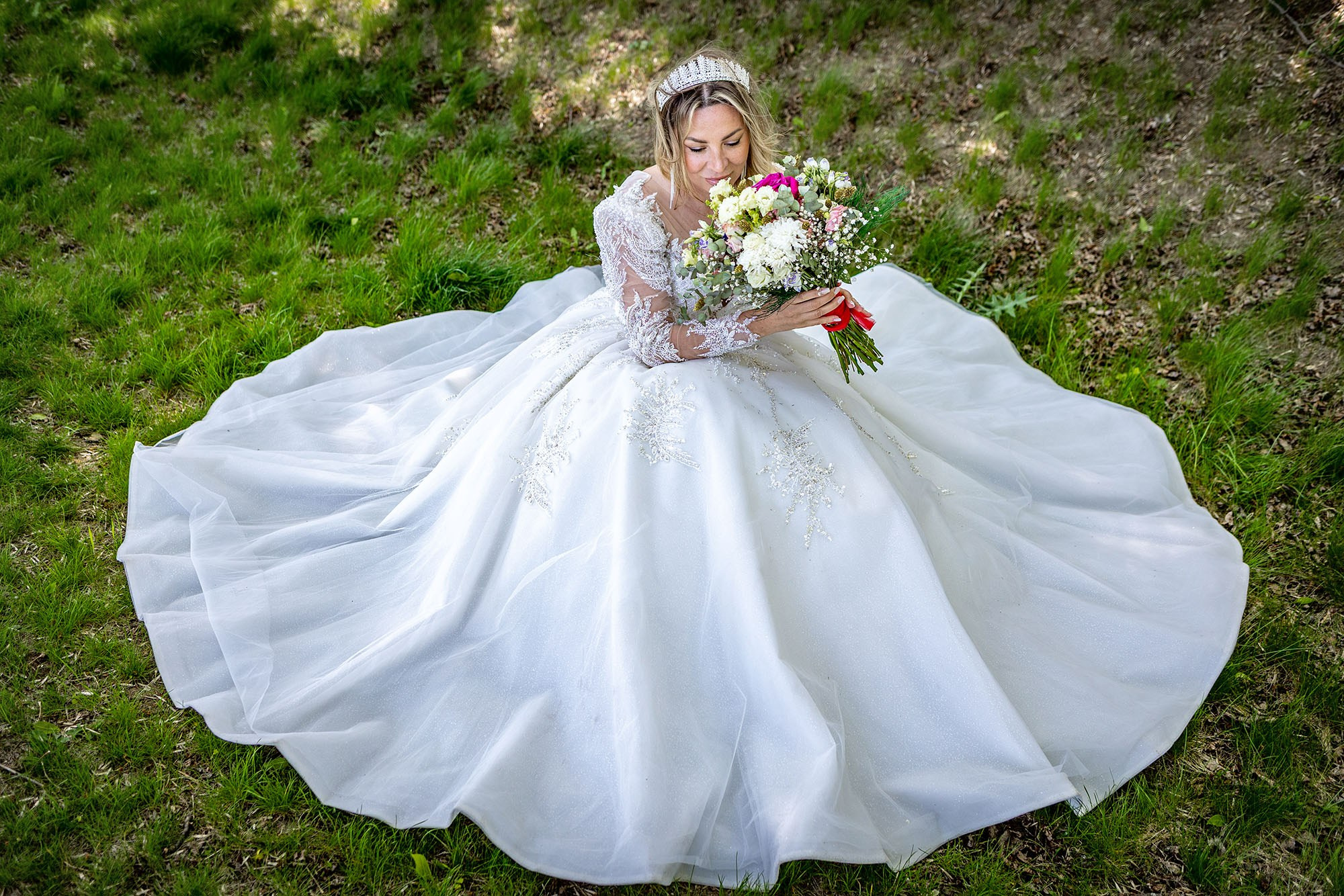 „Trash the Dress – ședință foto după nuntă”. Fotograf nuntă, portrete și evenimente București | Eduard Foto