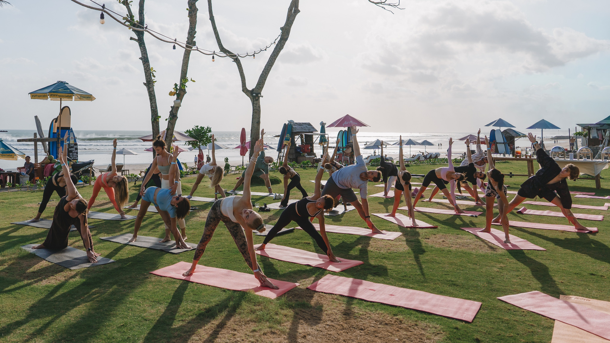 TEUS Group, Agents Yoga session by the Ocean. Коммьюнити фотограф, Москва, Сергей Зворыгин