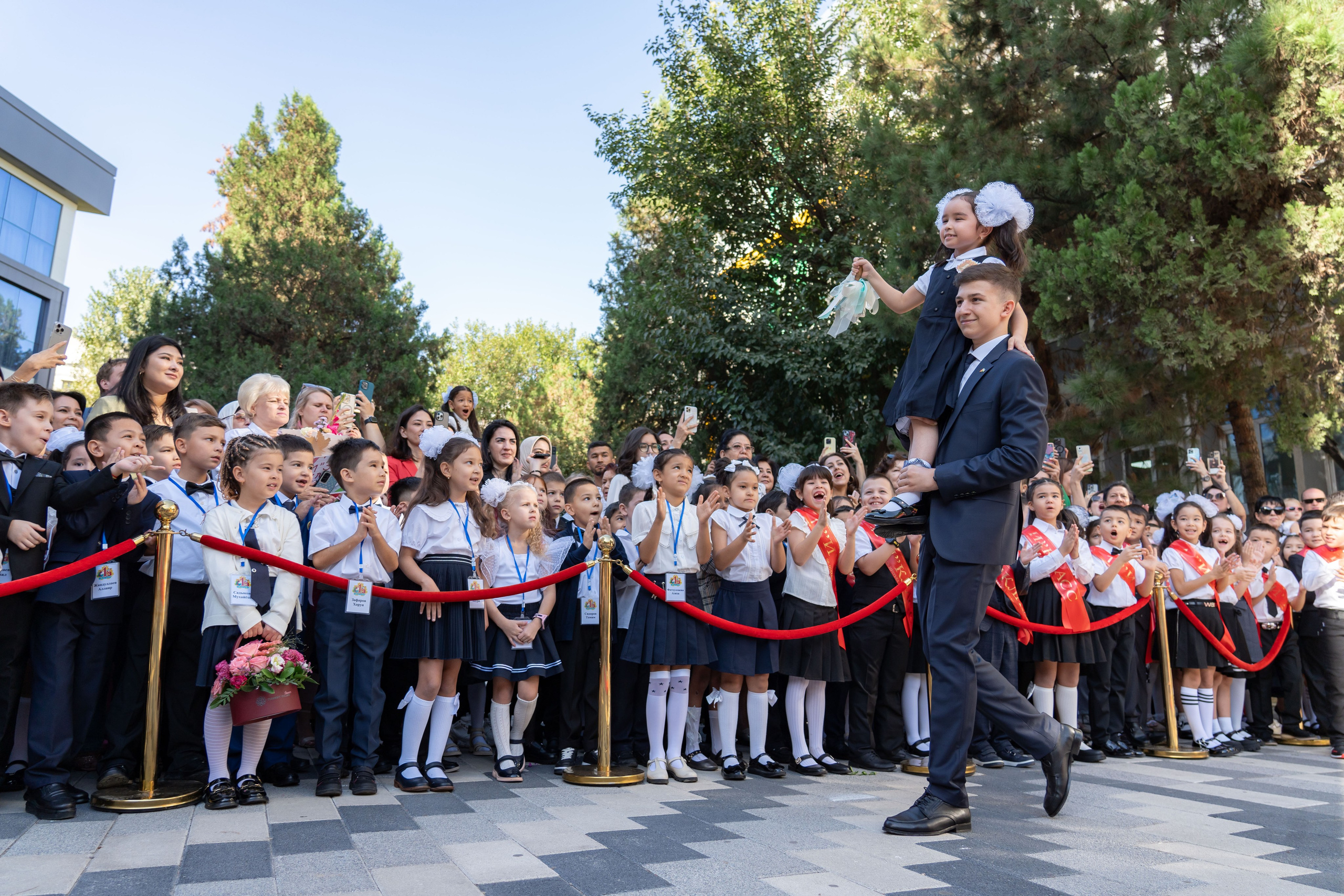 В школах Узбекистана прозвенел Первый звонок. Георгий Намазов | Фотограф в Ташкенте