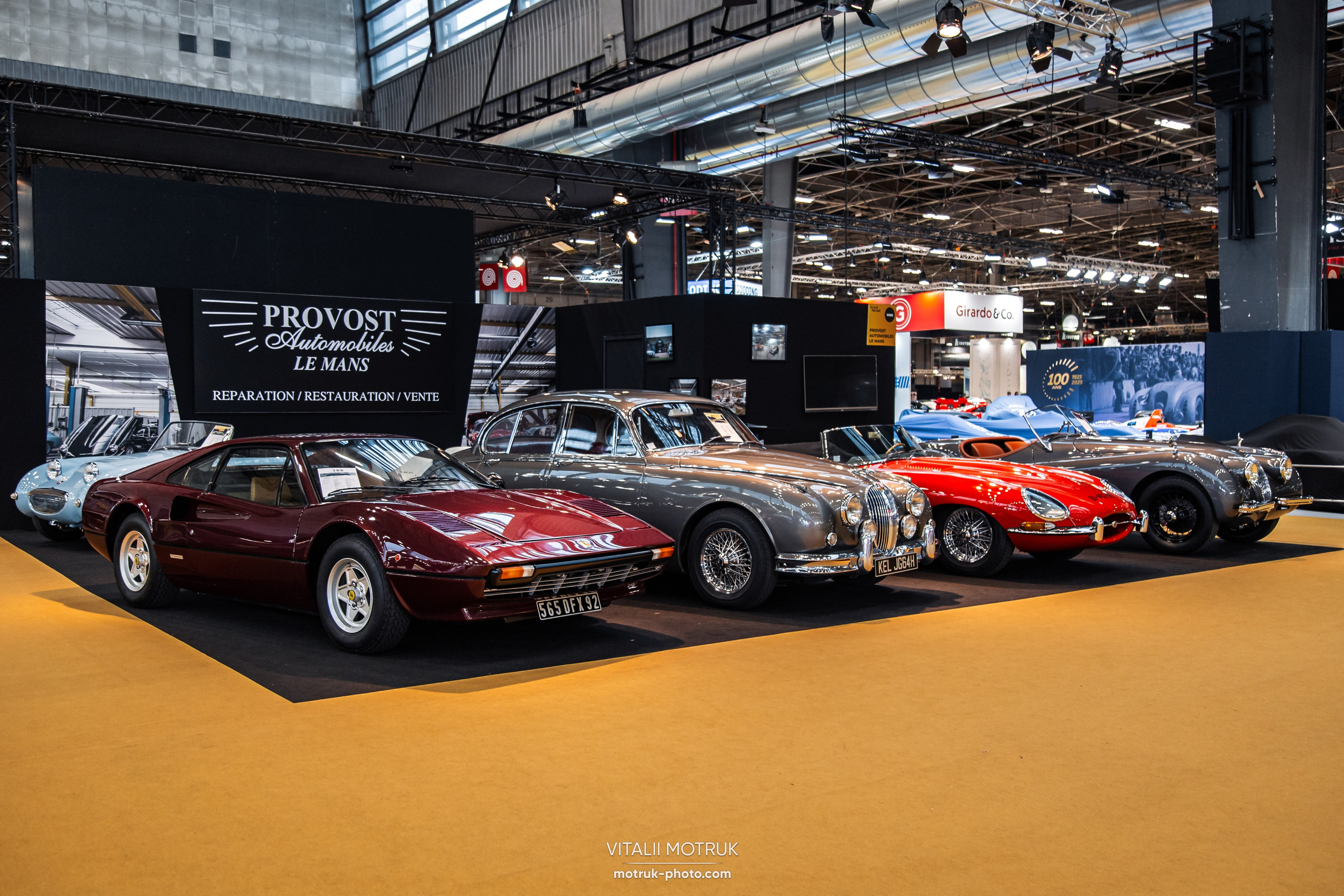 Retromobile. Photographe de voitures à Paris — Vitalii Motruk