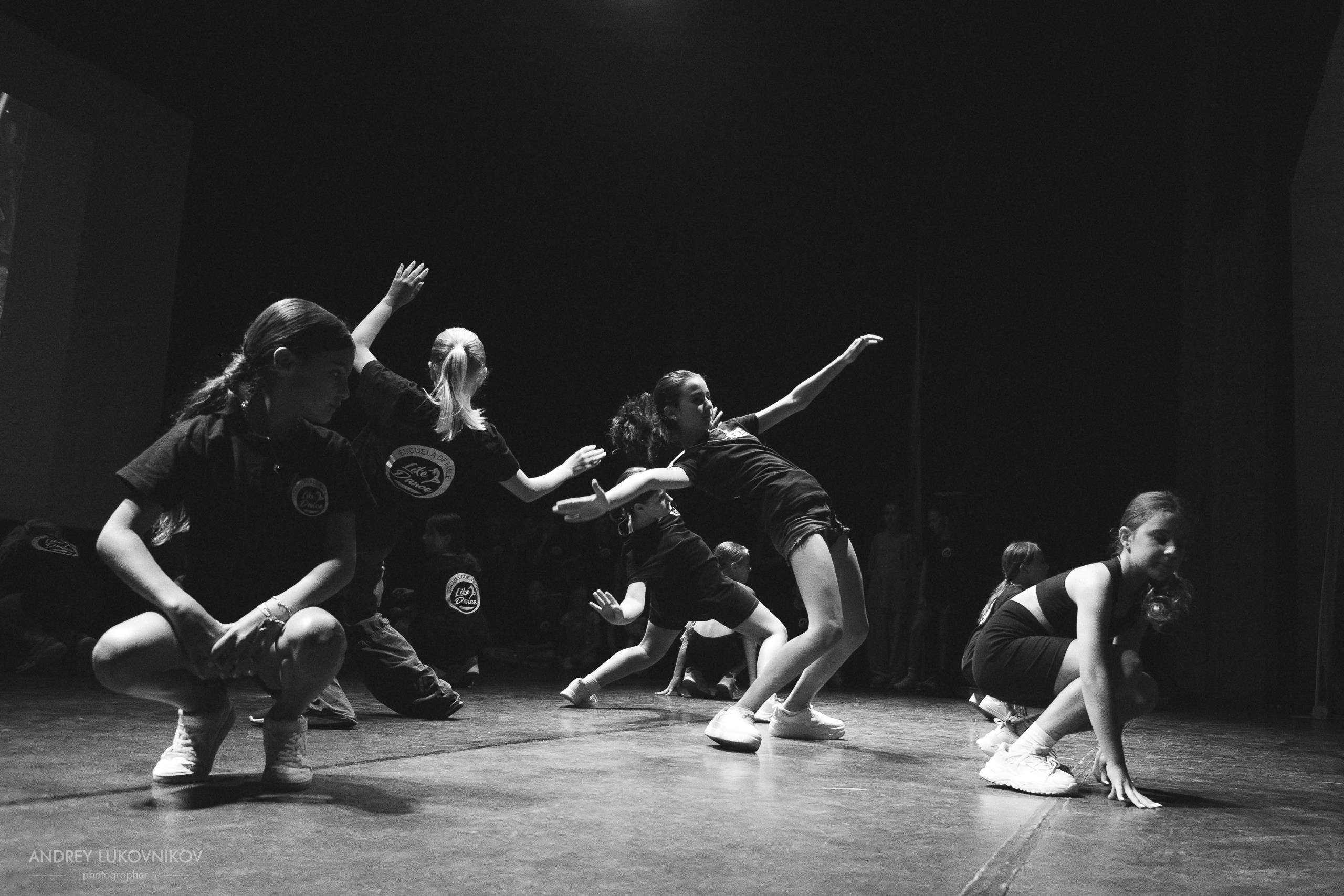 Entre bastidores del concierto final de Like Dance: momentos brillantes tras las cámaras