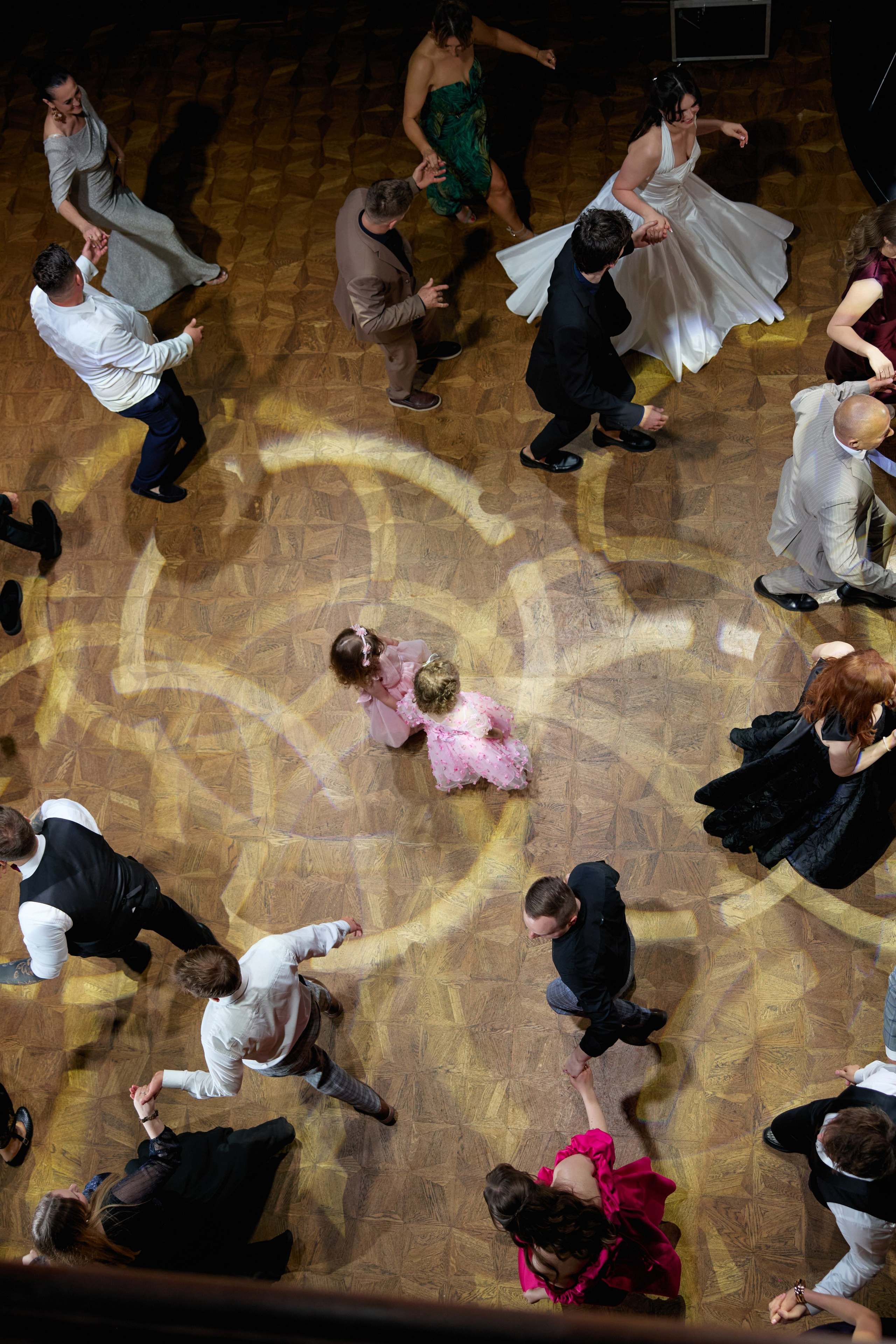 Wiktoria & Kacper. Pałac Goetz. Fotograf ślubny i rodzinny w Krakowie Yana Klymova