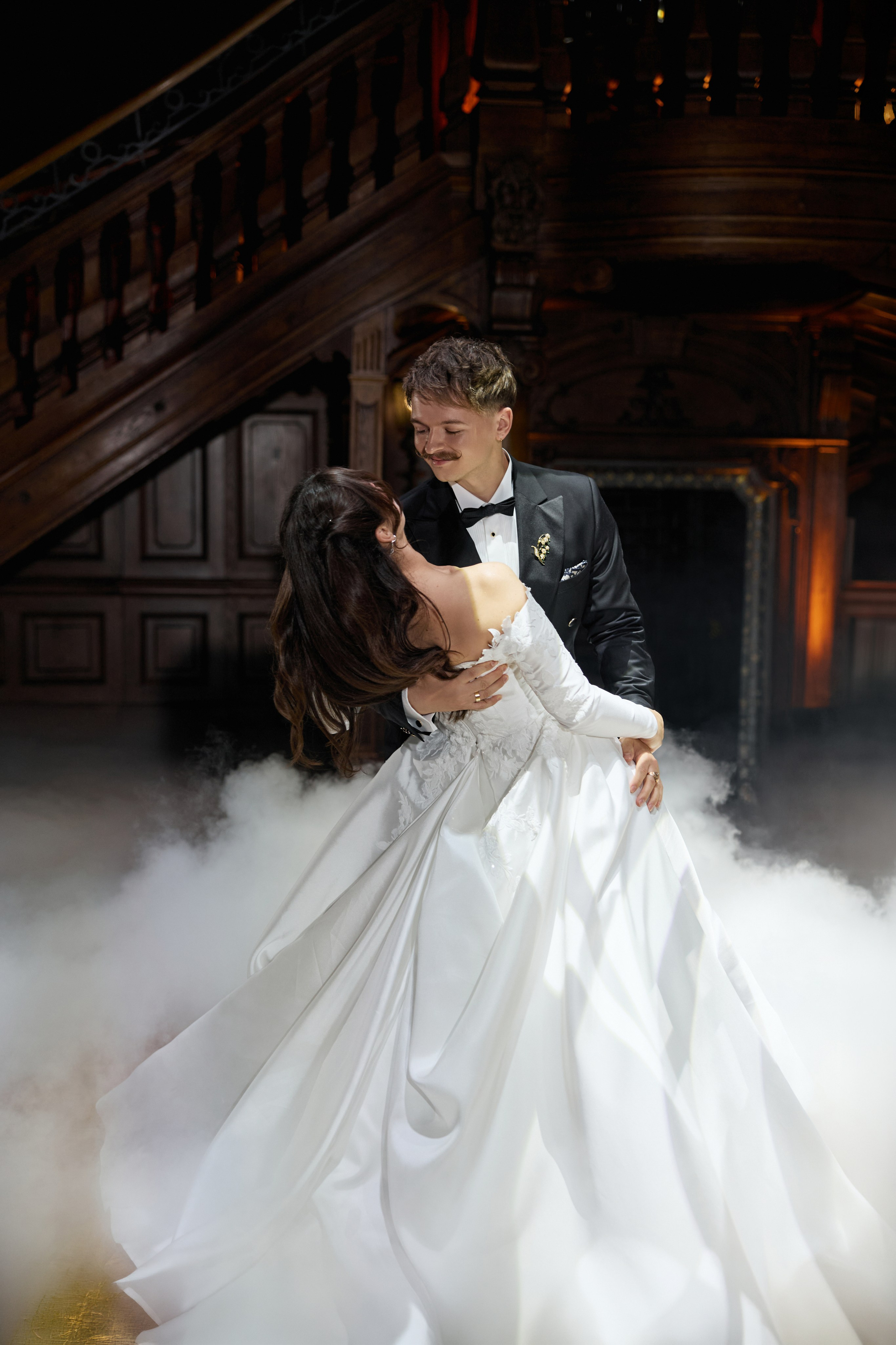Wiktoria & Kacper. Pałac Goetz. Fotograf ślubny i rodzinny w Krakowie Yana Klymova