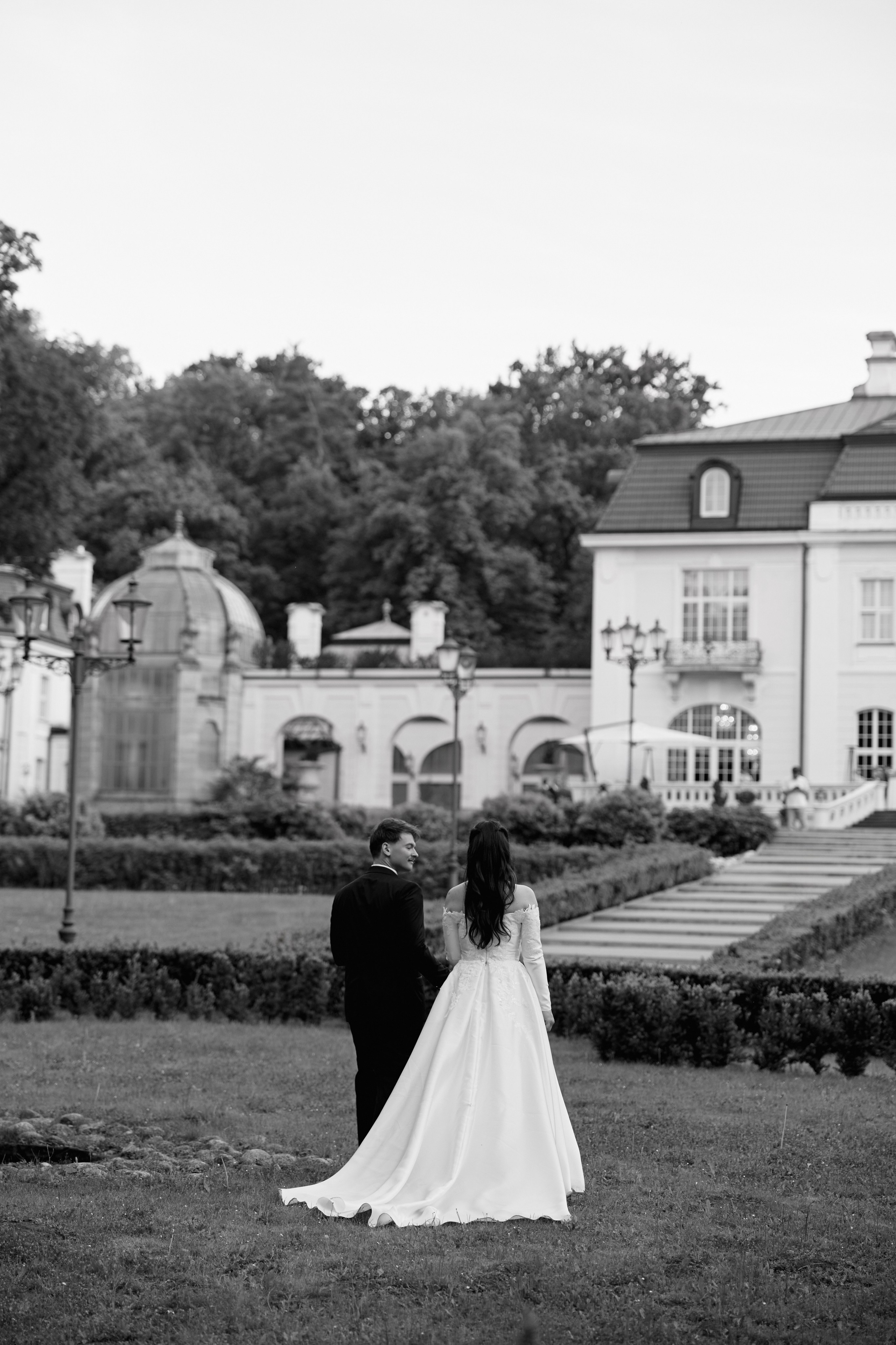 Wiktoria & Kacper. Pałac Goetz. Fotograf ślubny i rodzinny w Krakowie Yana Klymova