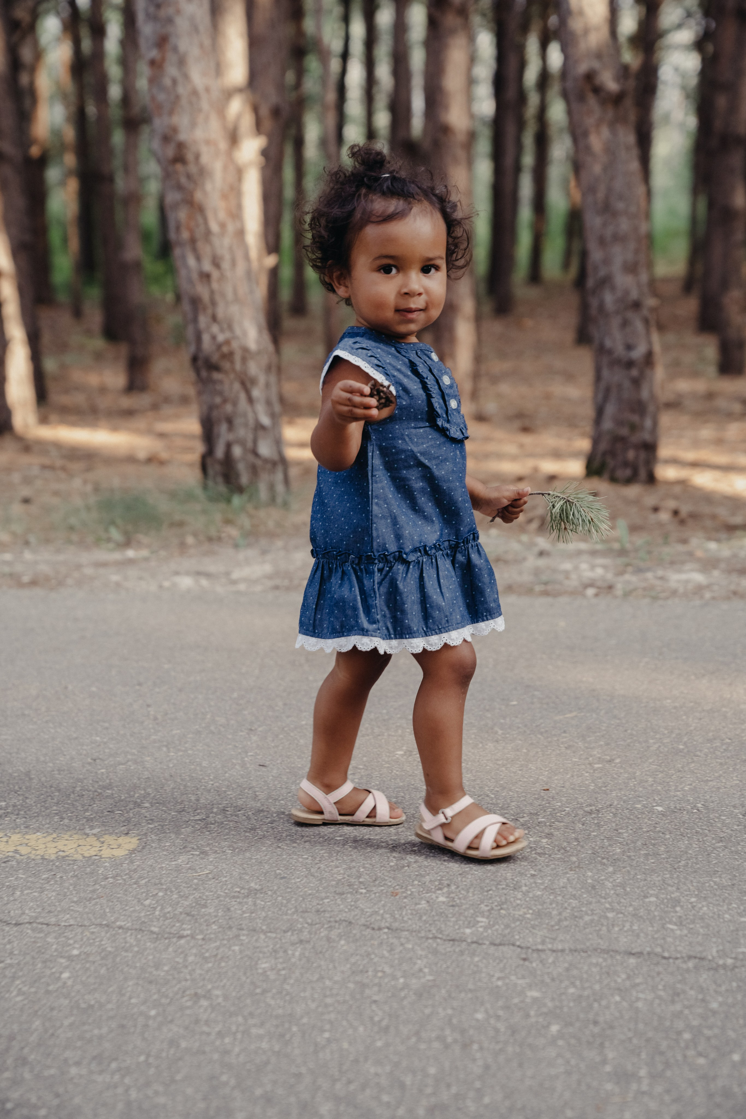 Family in Birds Hill. Photographer Viktoriia Skavronskaya