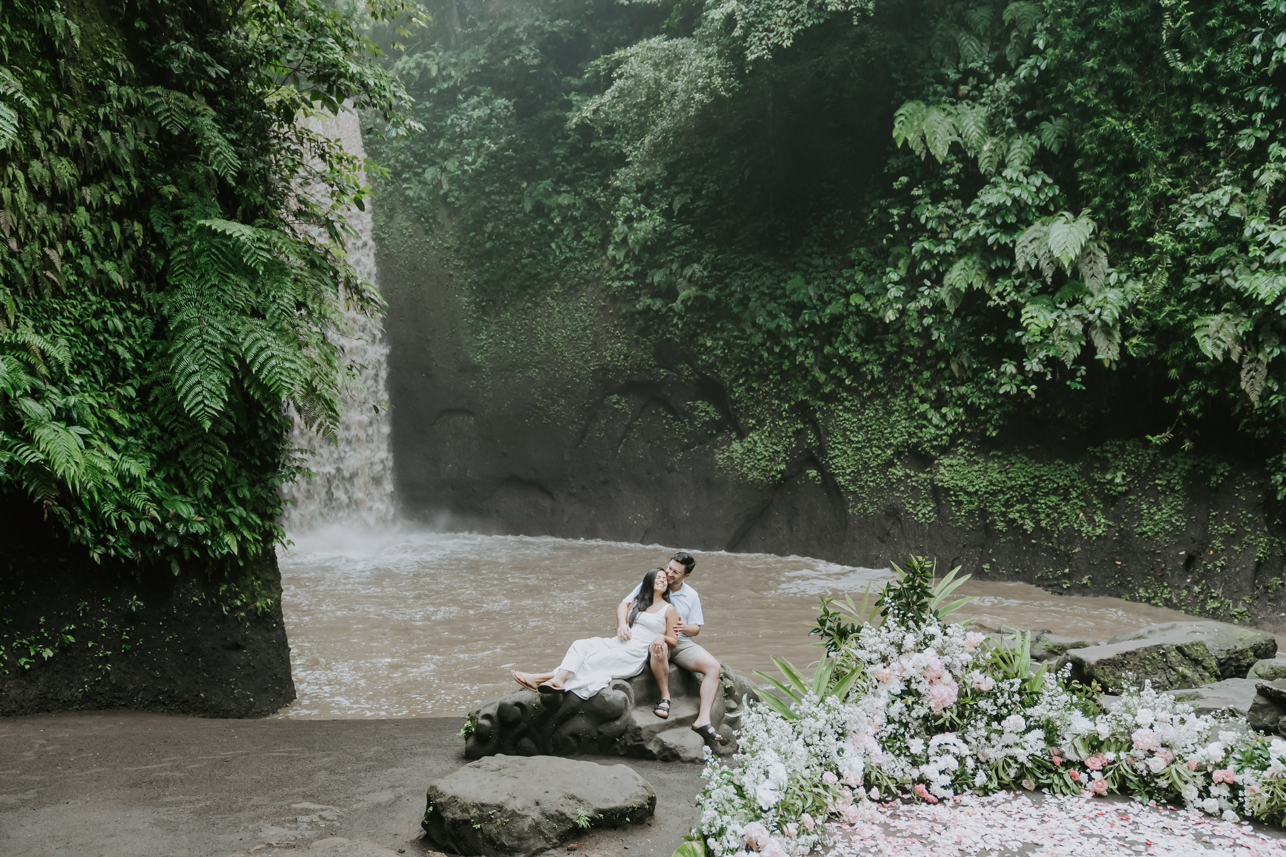 Marriage Proposal. Female Photographer in Bali