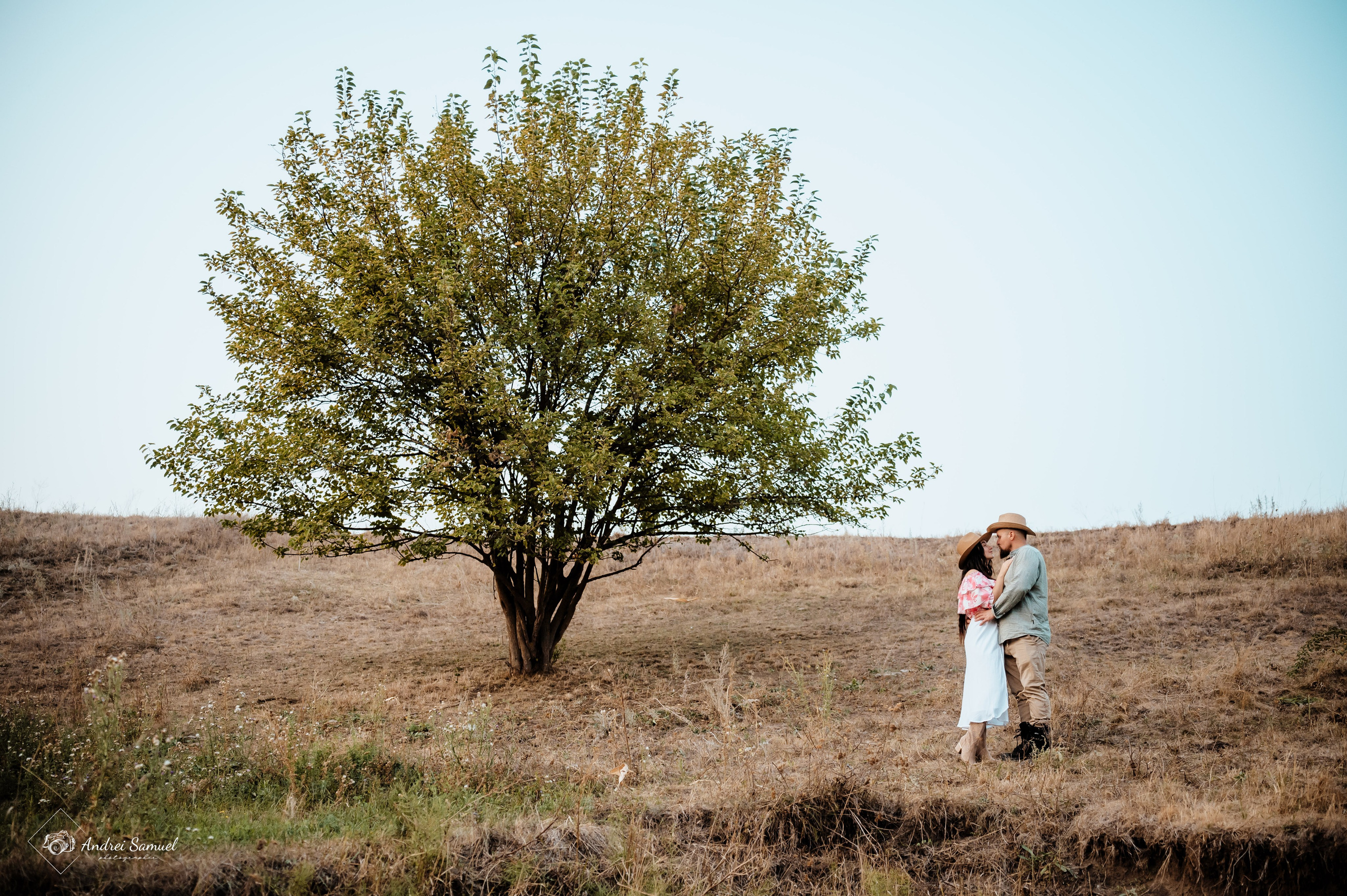 Ema & Vlad. Andrei Samuel – Fotograf București | Evenimente, Studio, Imobiliare, Produs