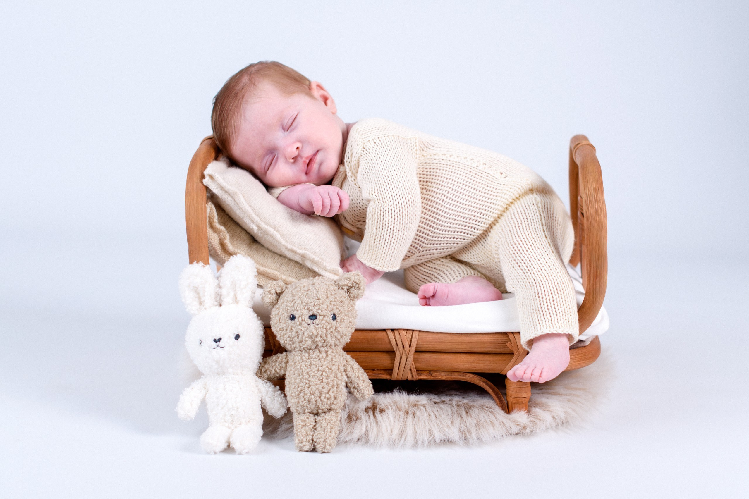 Nouveau-né. Photographe grossesse et nouveau-né a La Ciotat