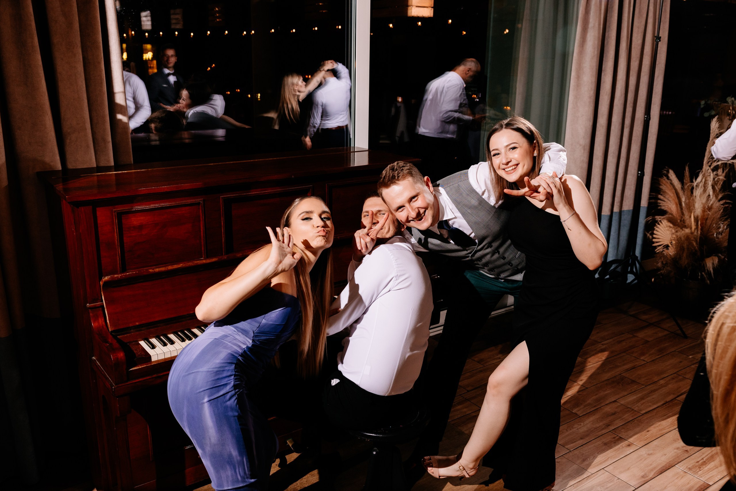 Beata ♡ Mikołaj. Fotograf Ślubny Warszawa - Sesje Biznesowe Rodzinne Eventy