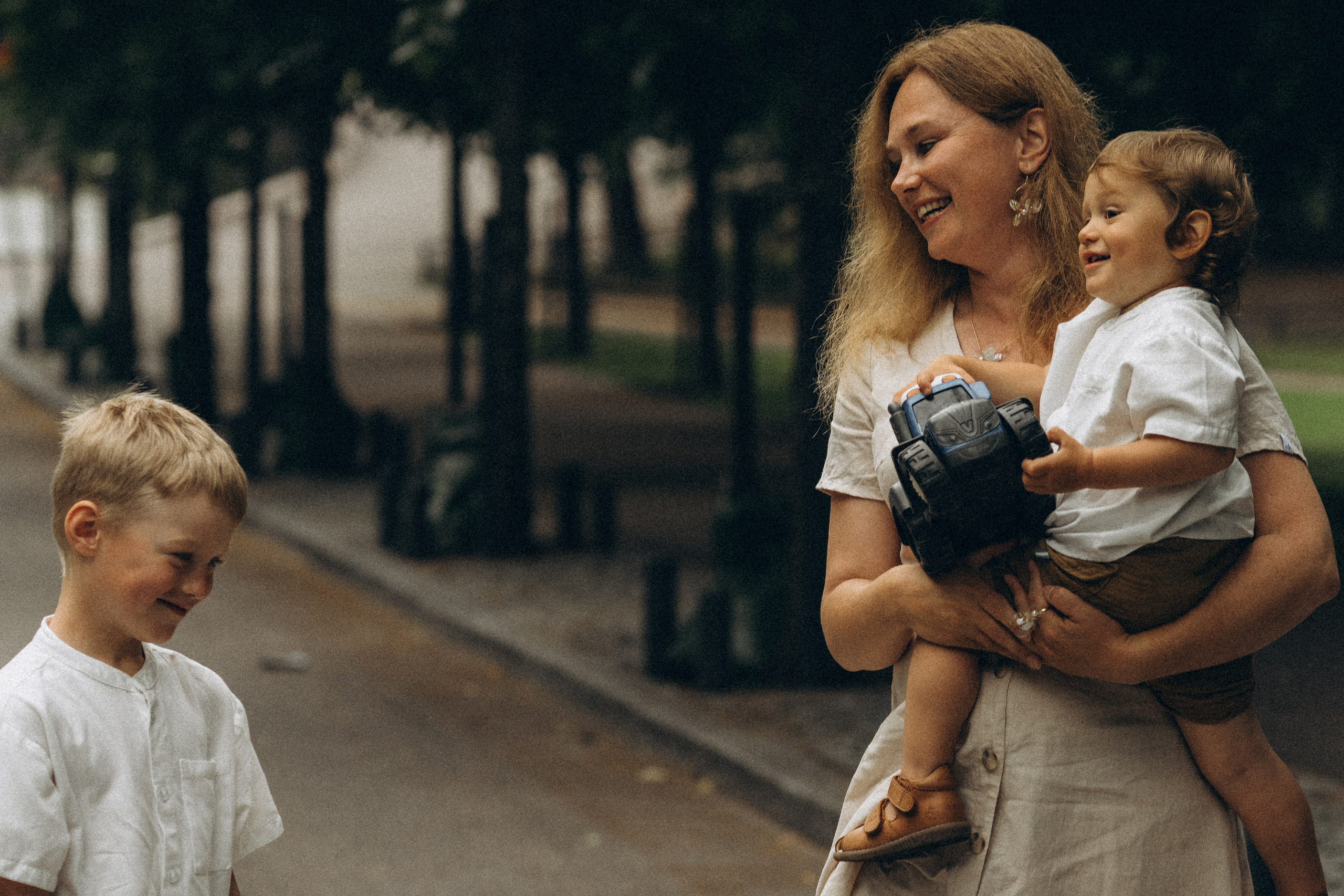 Kaivopuisto. Wedding and potrait photographer in Helsinki Vickan O