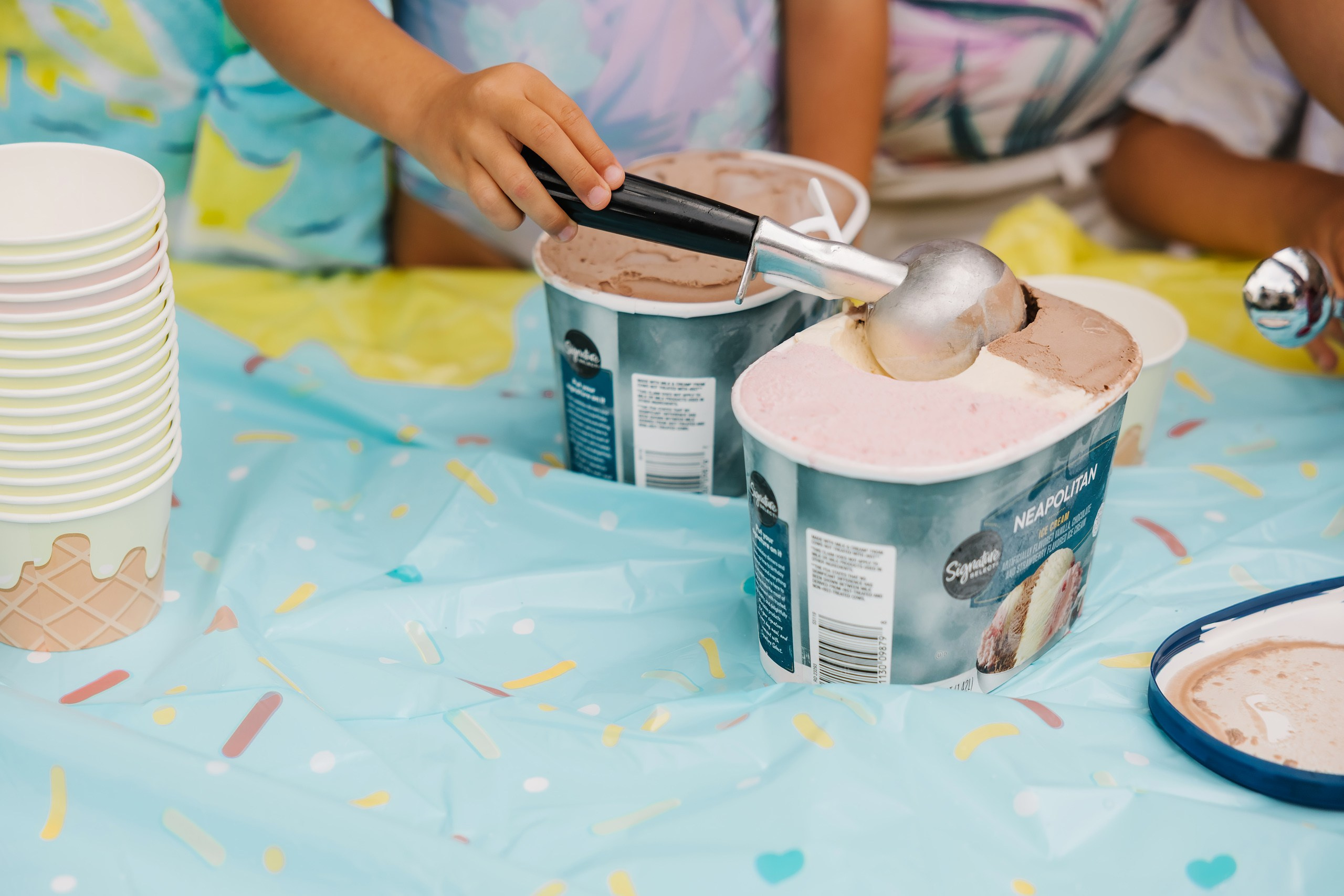 Birthday Party. Wedding family event photographer in Chicago Nick Yushevich