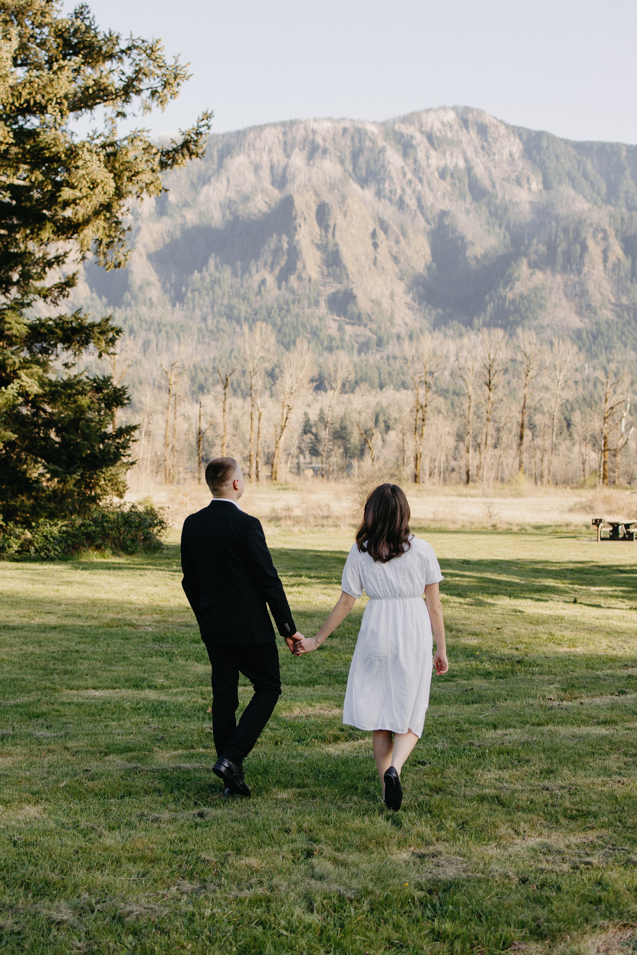 Engagement. Eikanmedia | Photographer and videographer capturing weddings, families, engagements, pregnancy & newborns | Vancouver, WA | USA