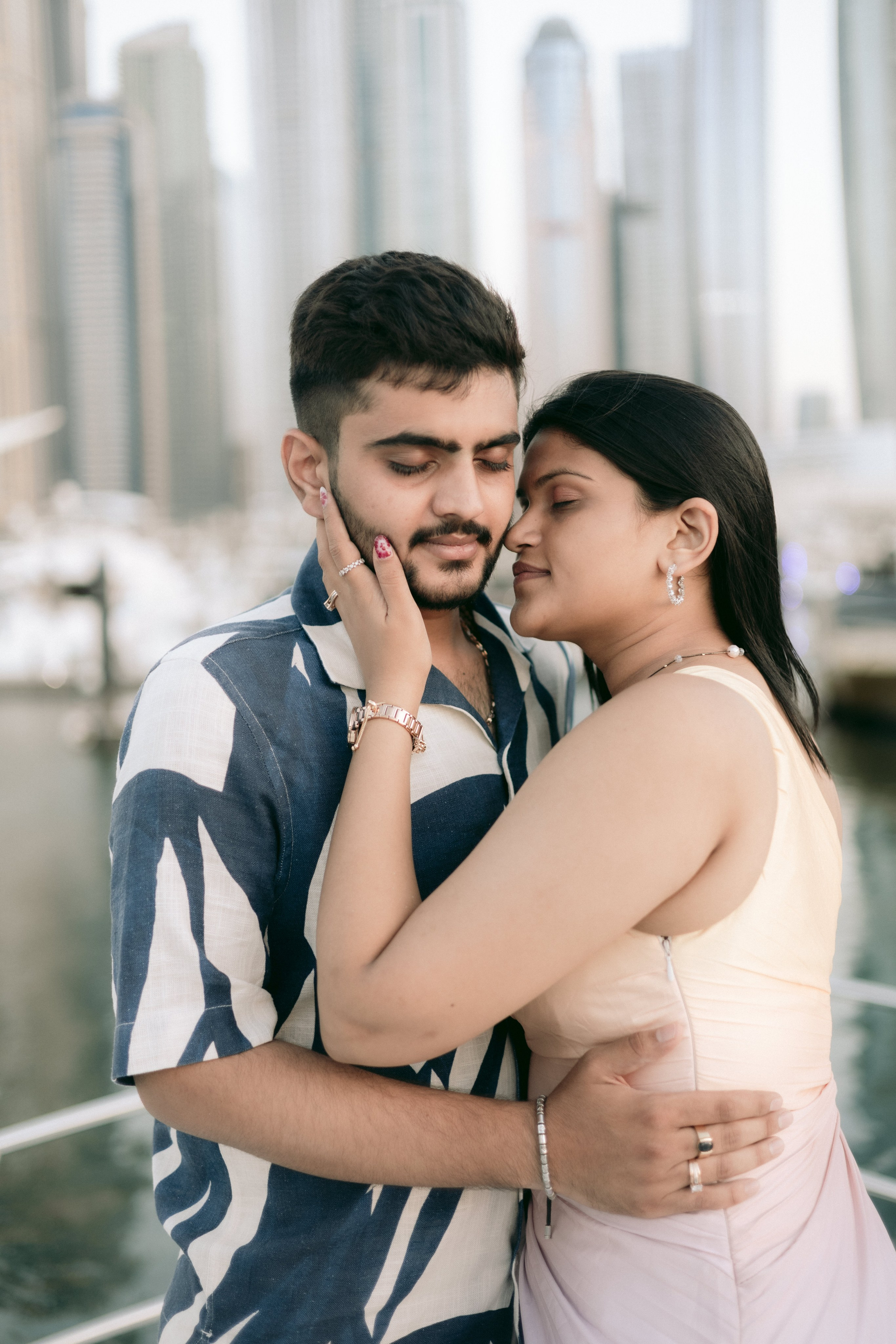 COUPLE SESSIONS. Love Emotions Weddings
