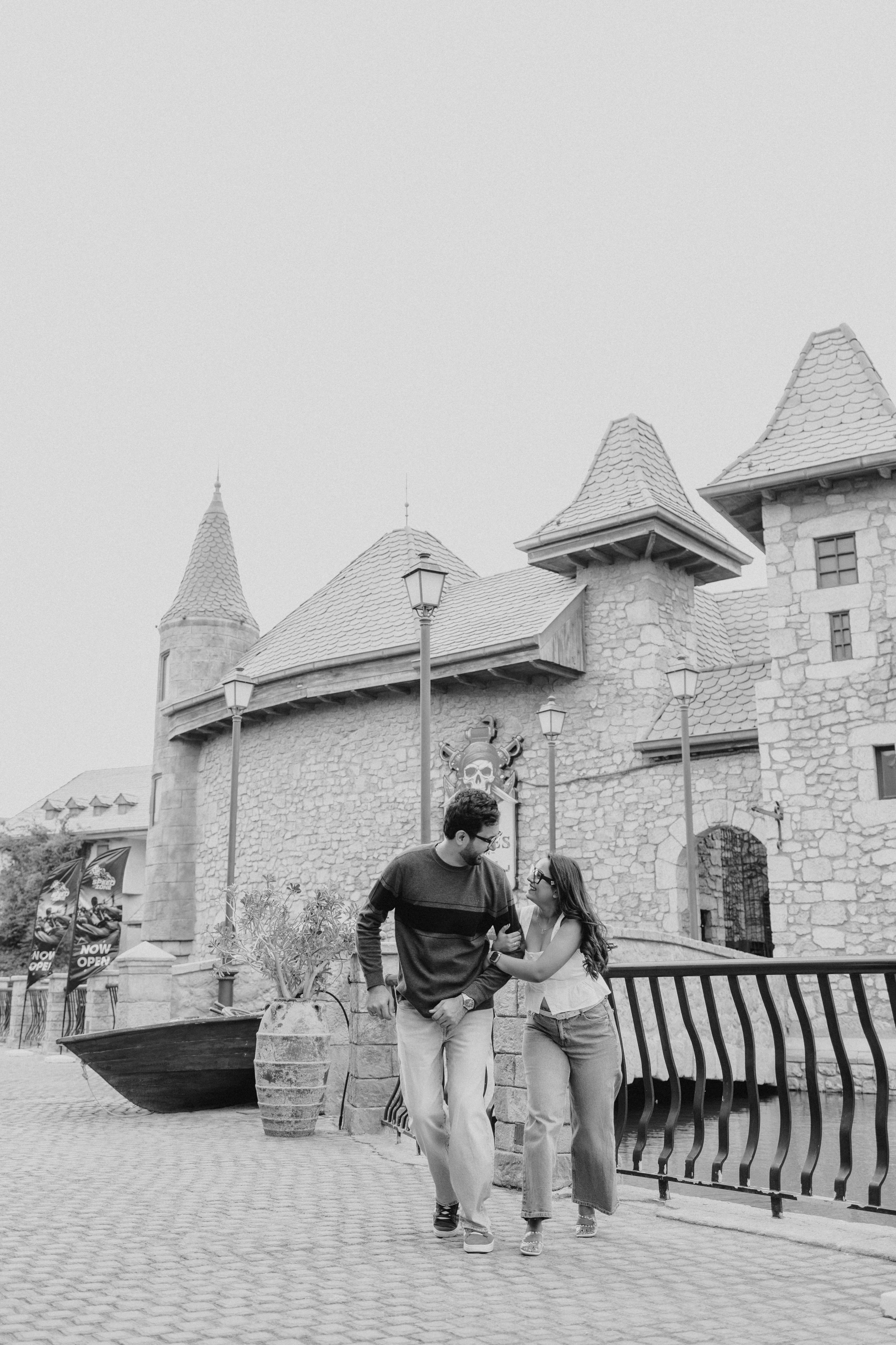 COUPLE SESSIONS. Love Emotions Weddings