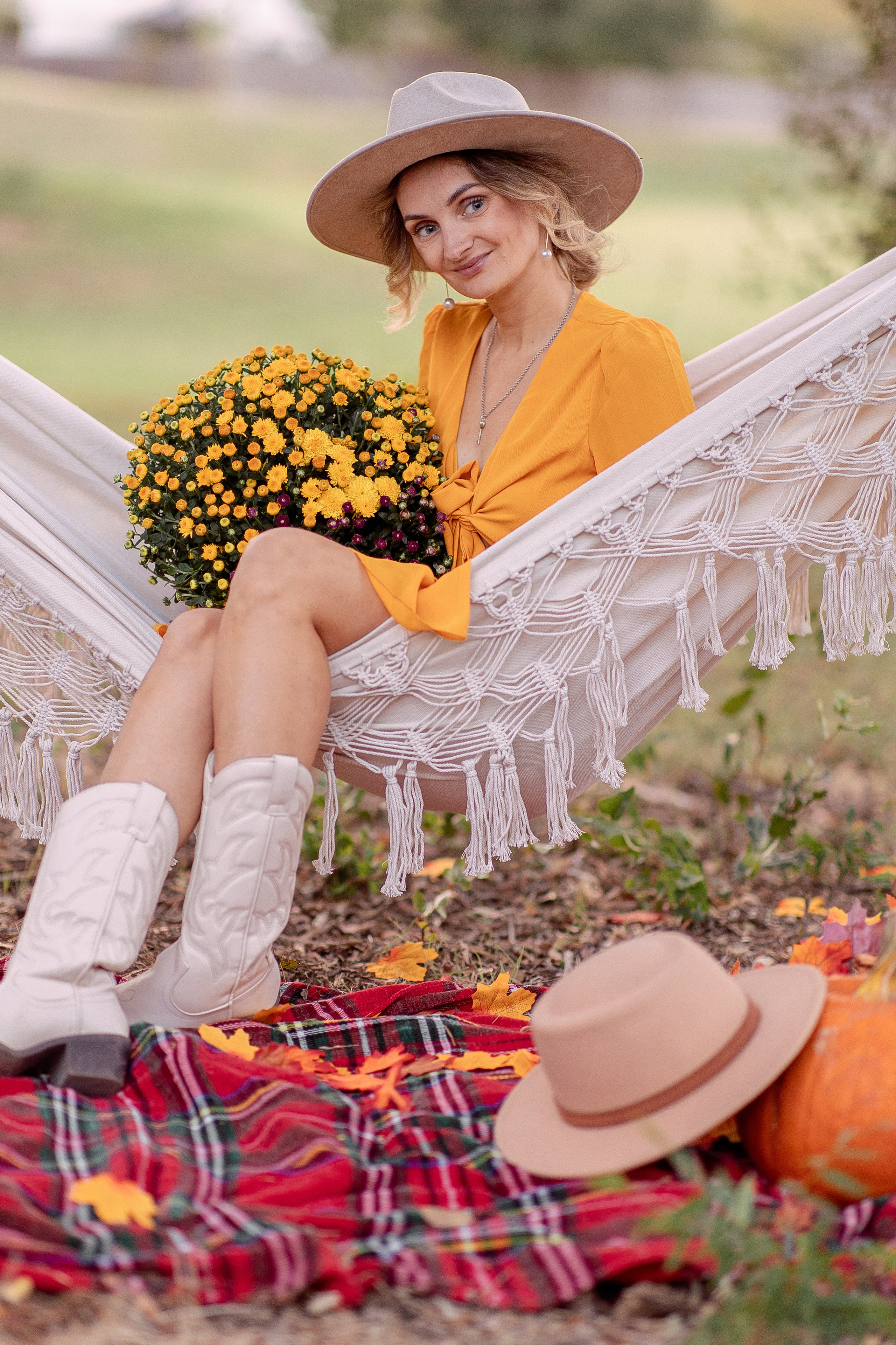 FALL Mini Session. Professional Photography in Austin, TX — Family, Newborn, Maternity