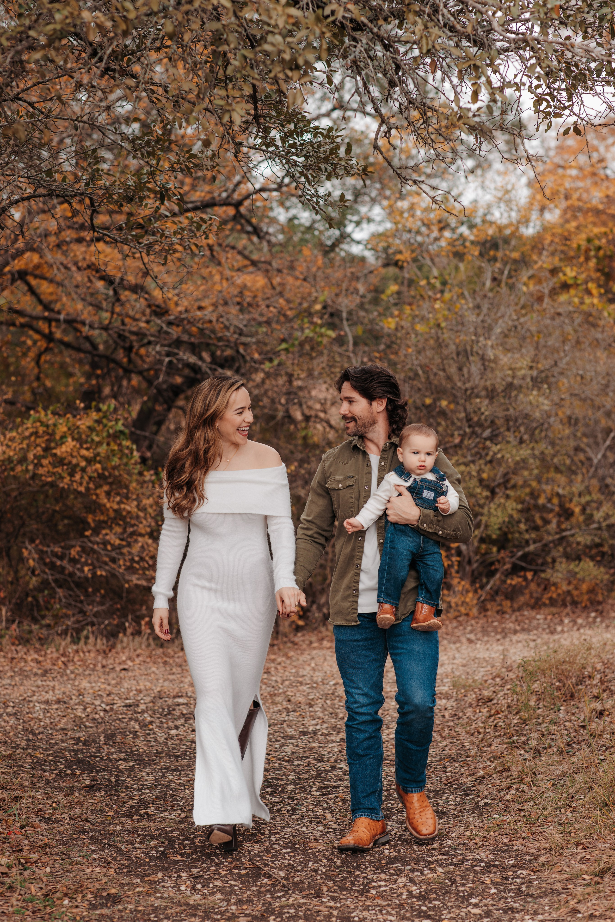 FALL Mini Session. Professional Photography in Austin, TX — Family, Newborn, Maternity