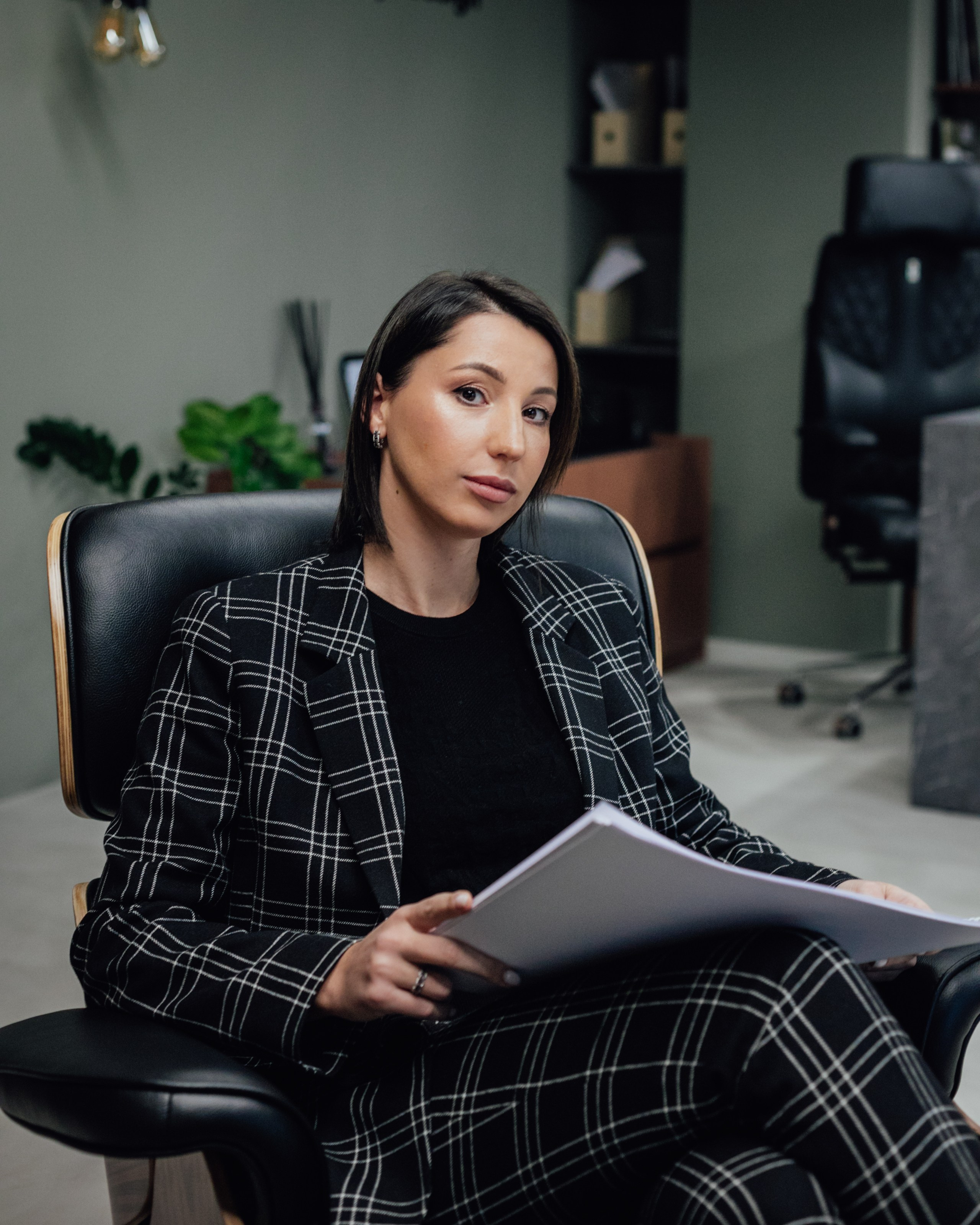 Interior designer Anna. Amazing photo session at a time convenient for you. Y