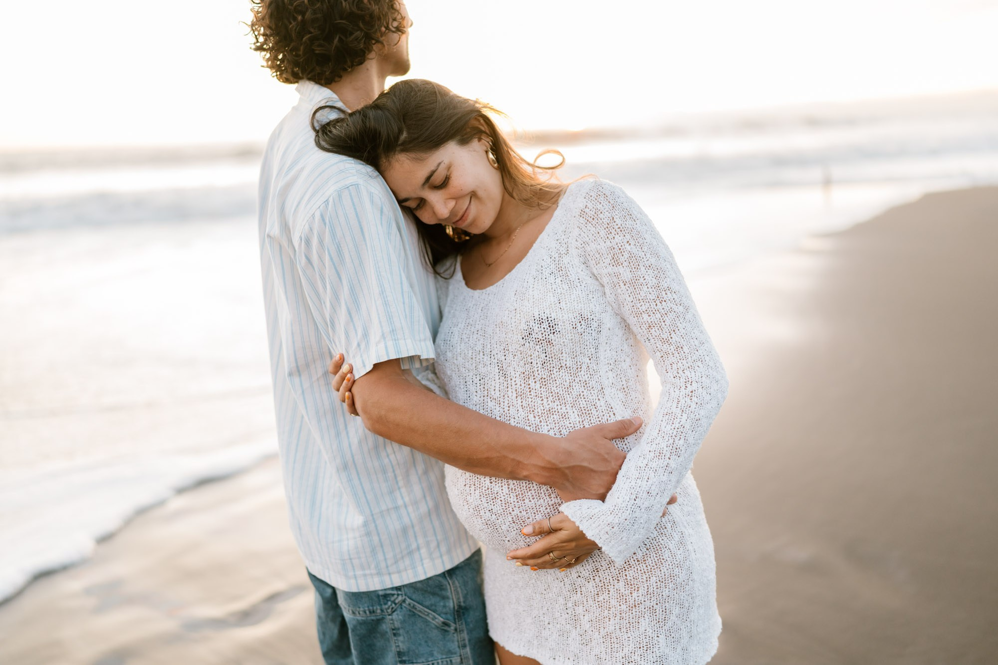 LARISSA & SJUUL MATERNITY. Female Photographer in Bali