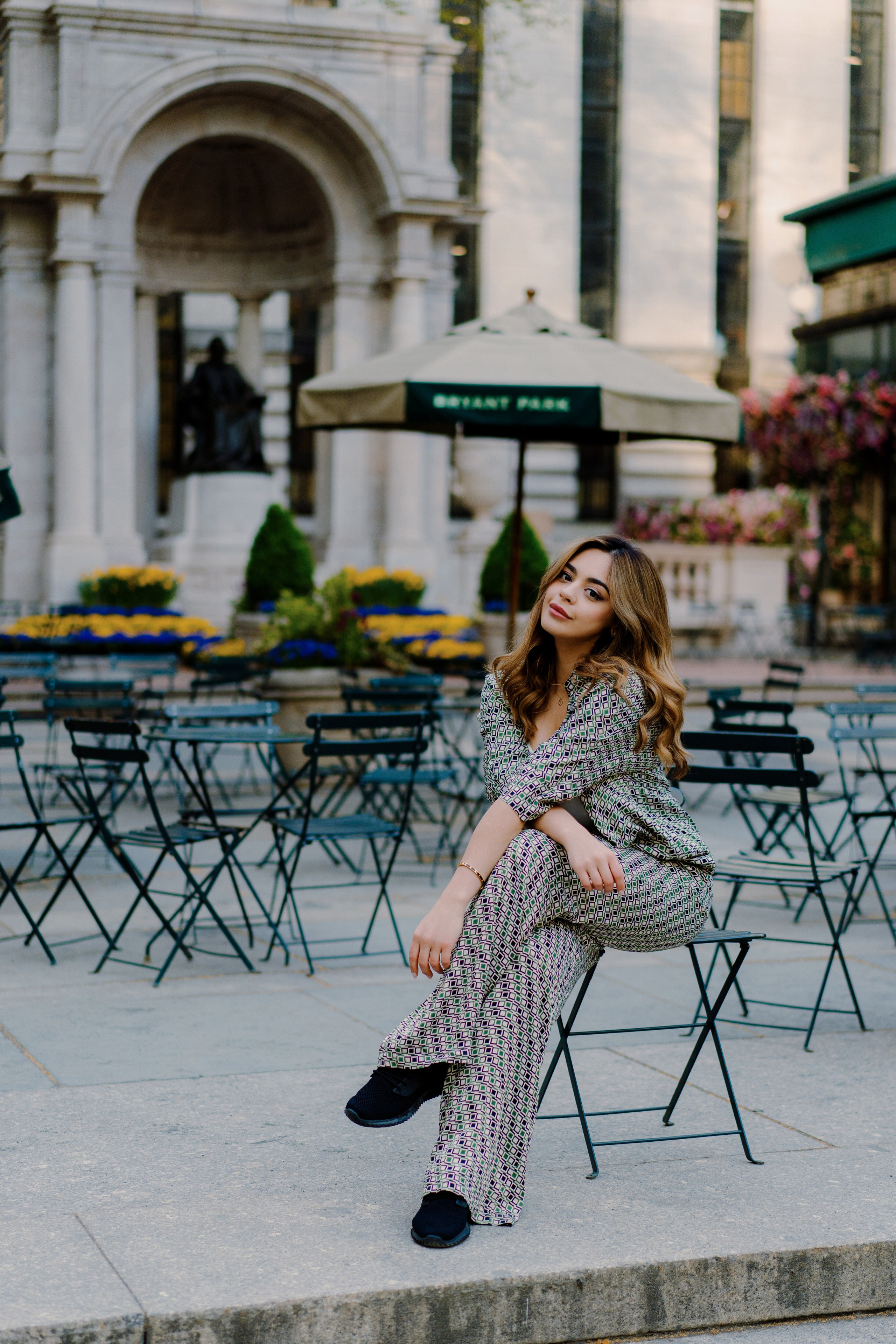 5th Avenue & Bryant Park Photography Sessions | NYC Portrait Location Guide. Videographer and photographer in New York // MAKAROV.VIDEO