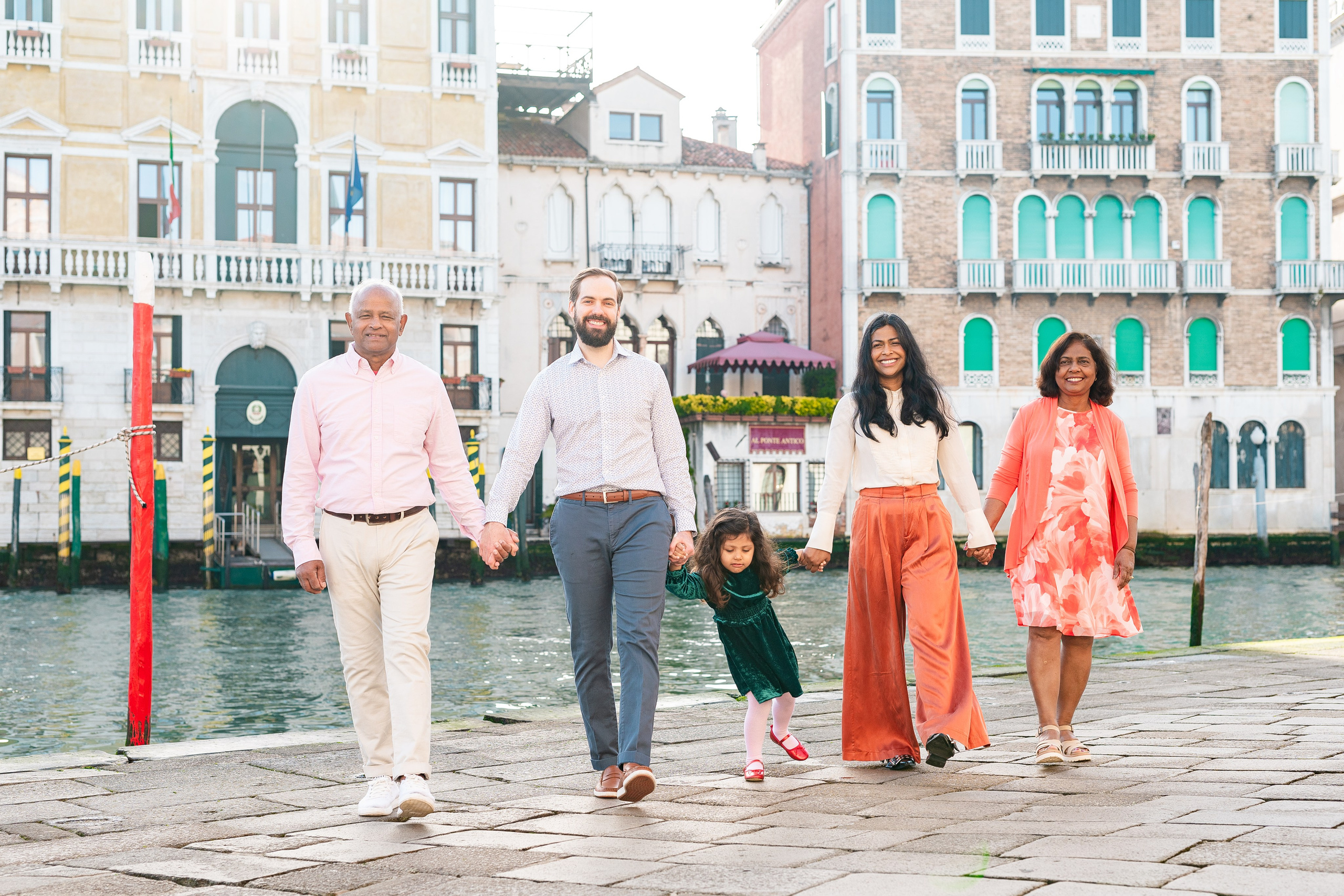 Family photoshoot in Venice. Фотограф в Венеции Anna Terzi