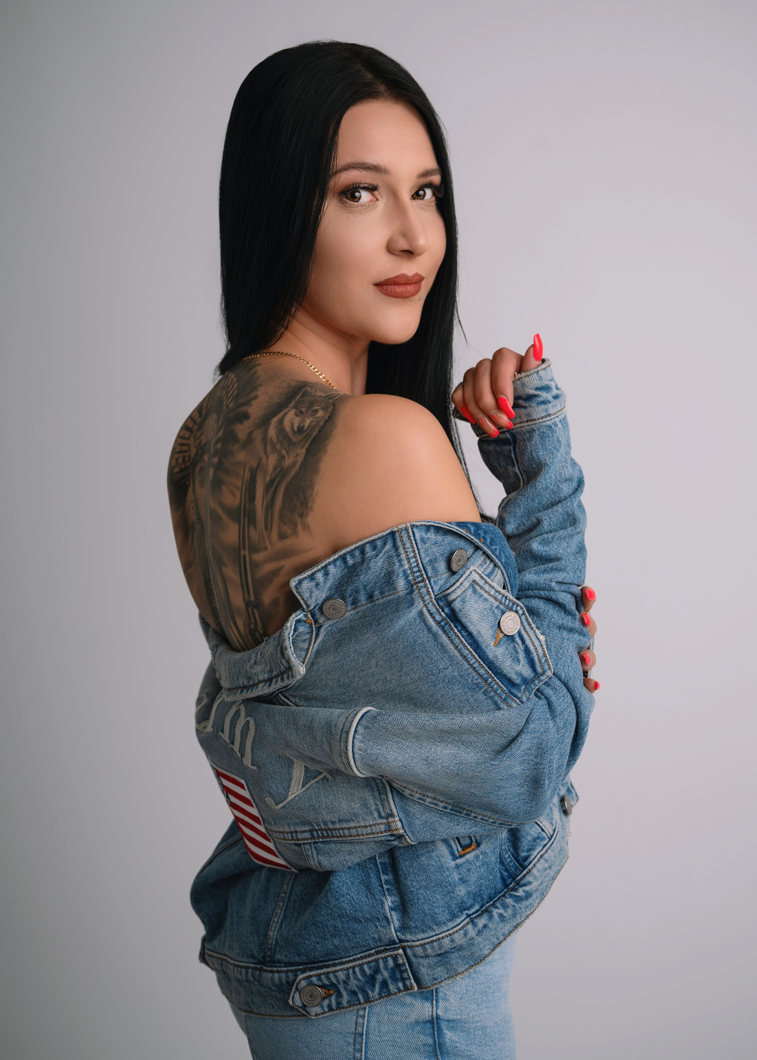 Women Portraits. Home