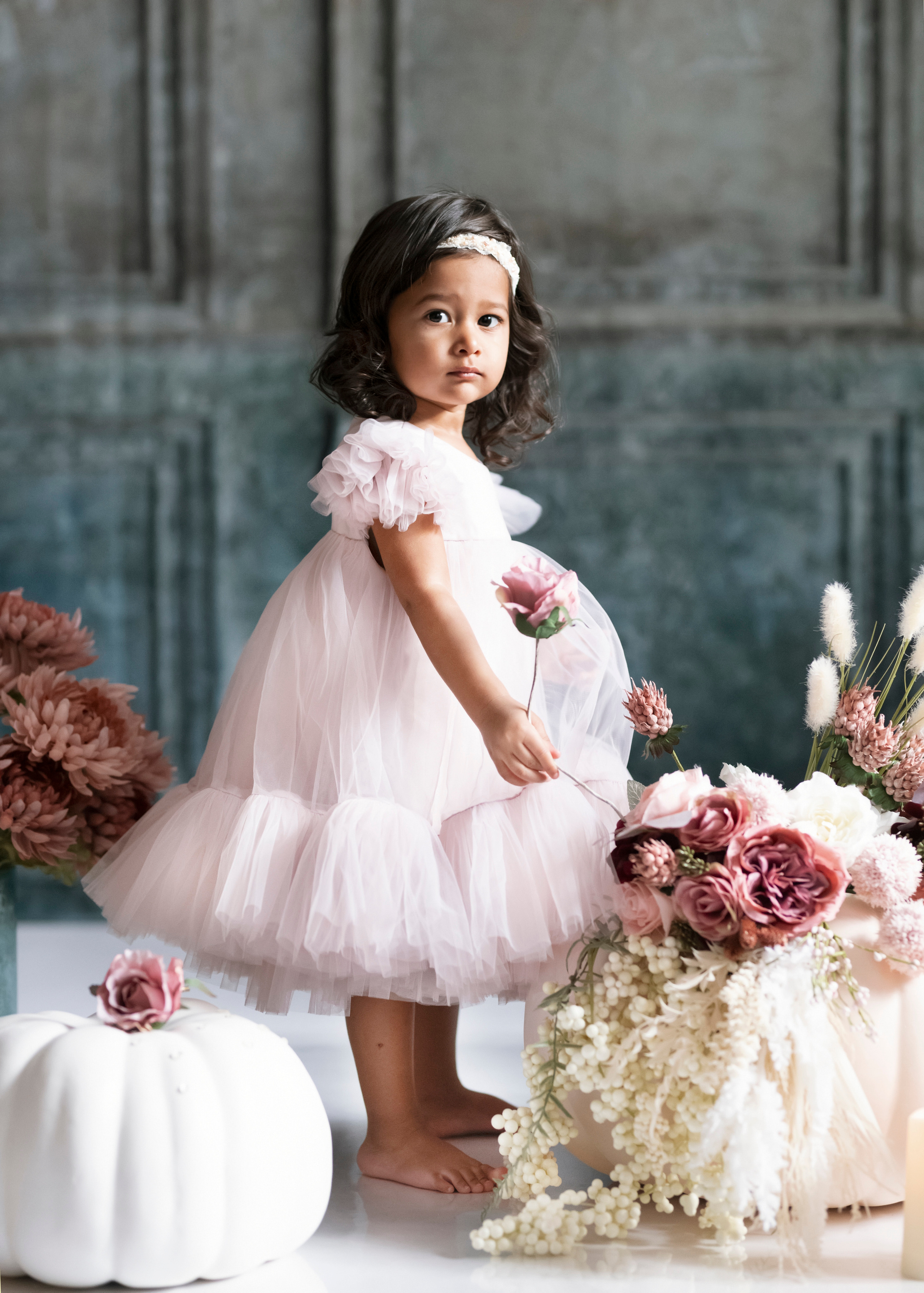 White Pumpkin. Portrait, kids and family photographer in Wesley Chapel Alina Alice Osipova