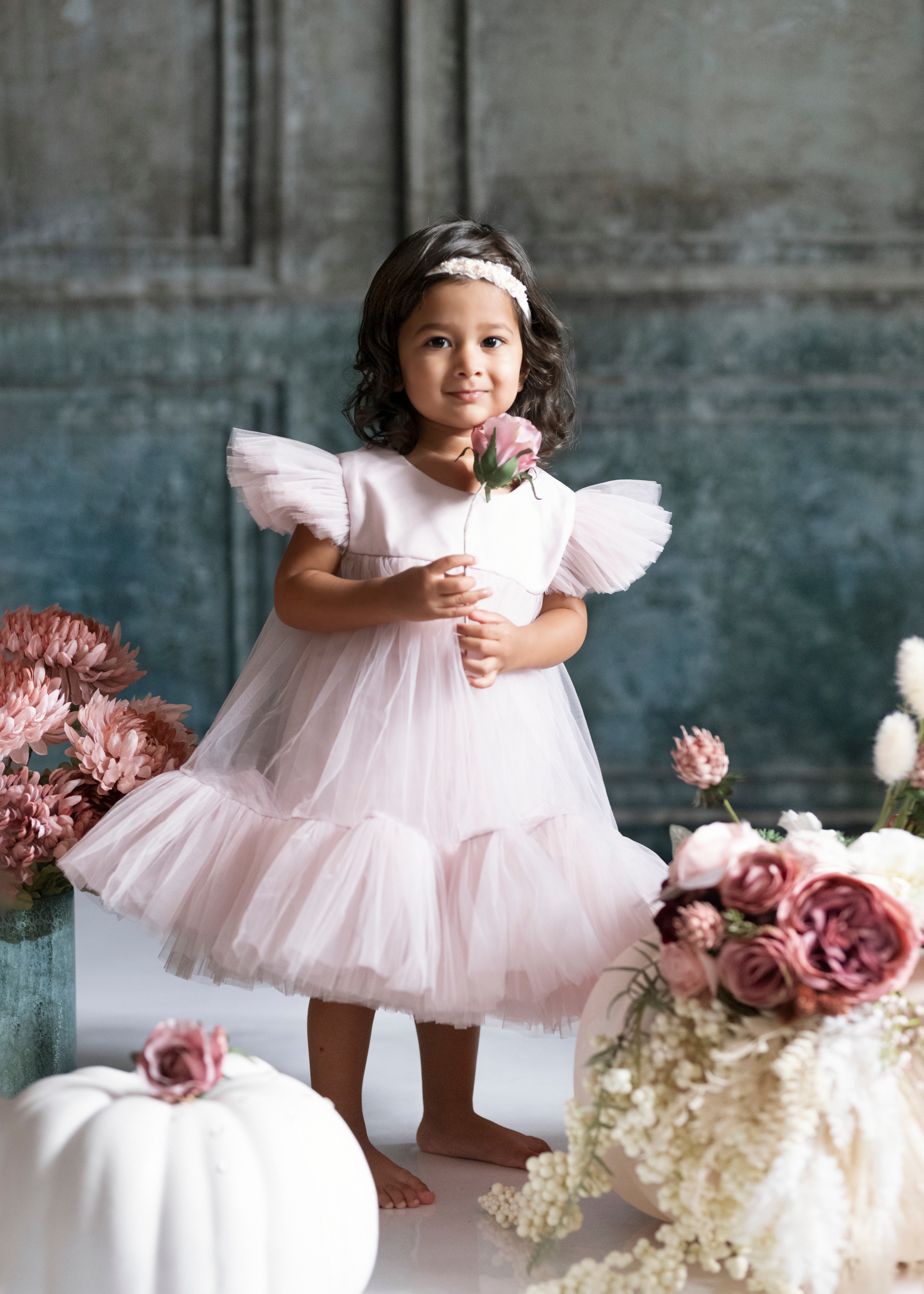 White Pumpkin. Portrait, kids and family photographer in Wesley Chapel Alina Alice Osipova