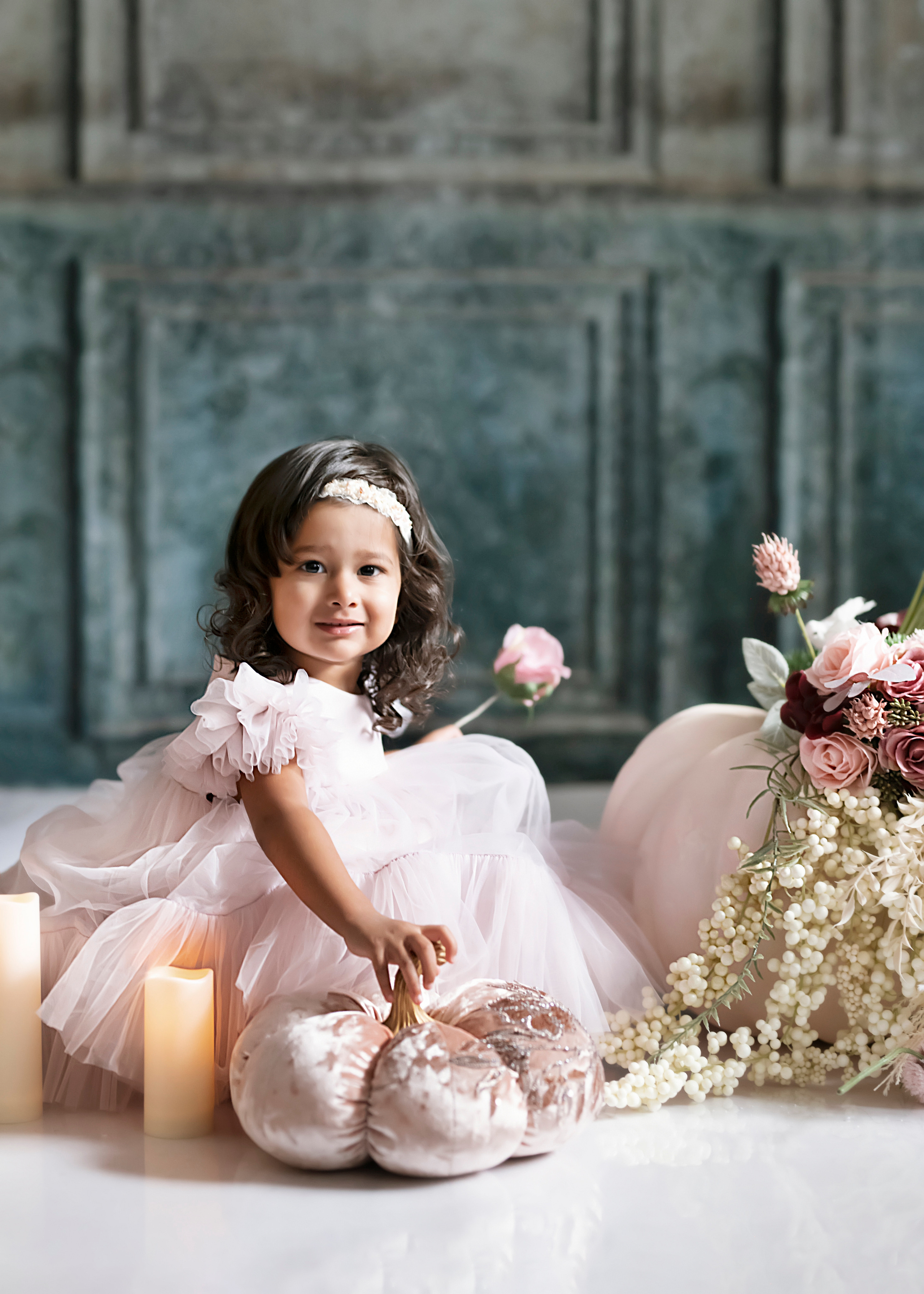 White Pumpkin. Portrait, kids and family photographer in Wesley Chapel Alina Alice Osipova