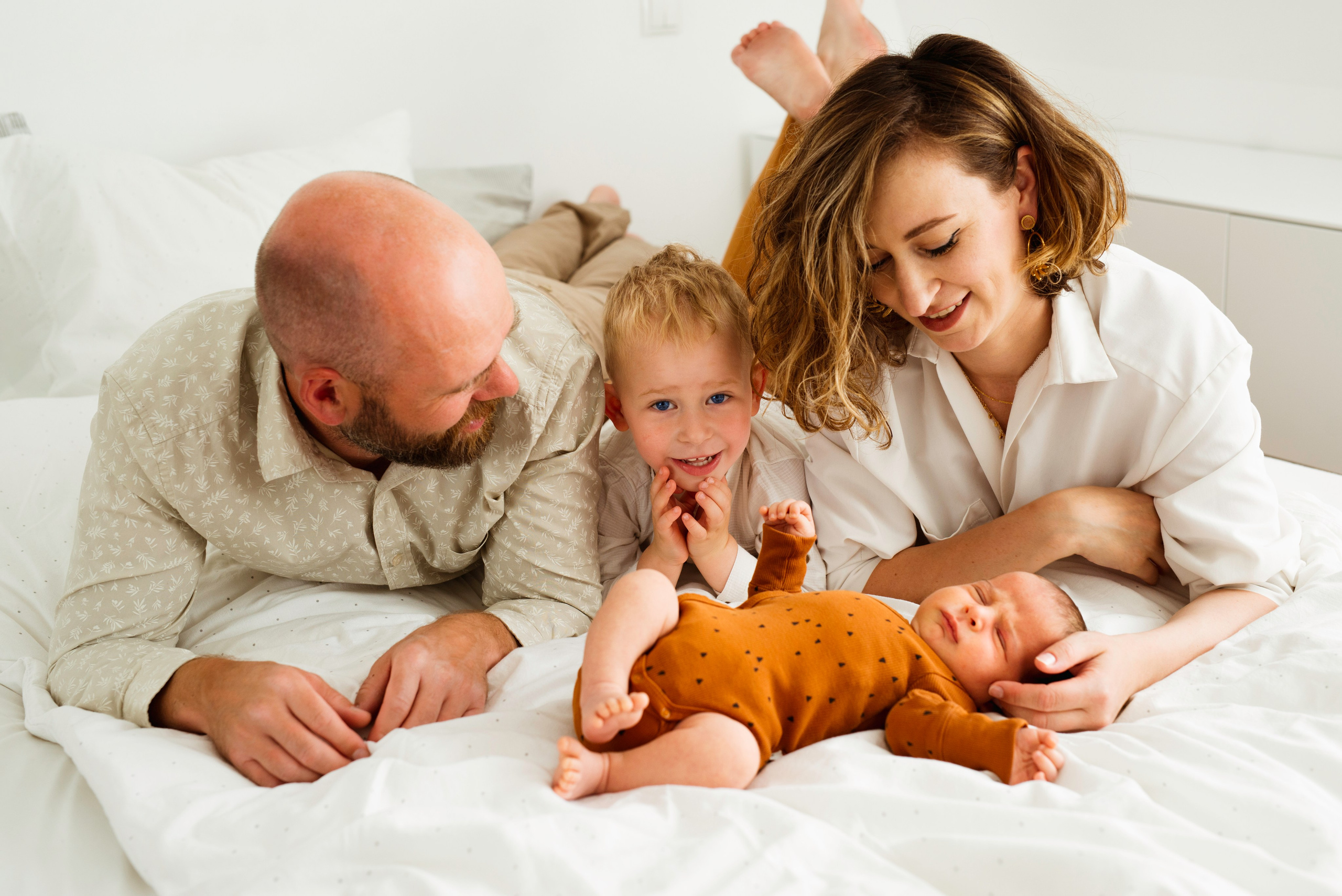 Magi’s Newborn home visit. Michalina Dzianach Wedding Photographer Iceland