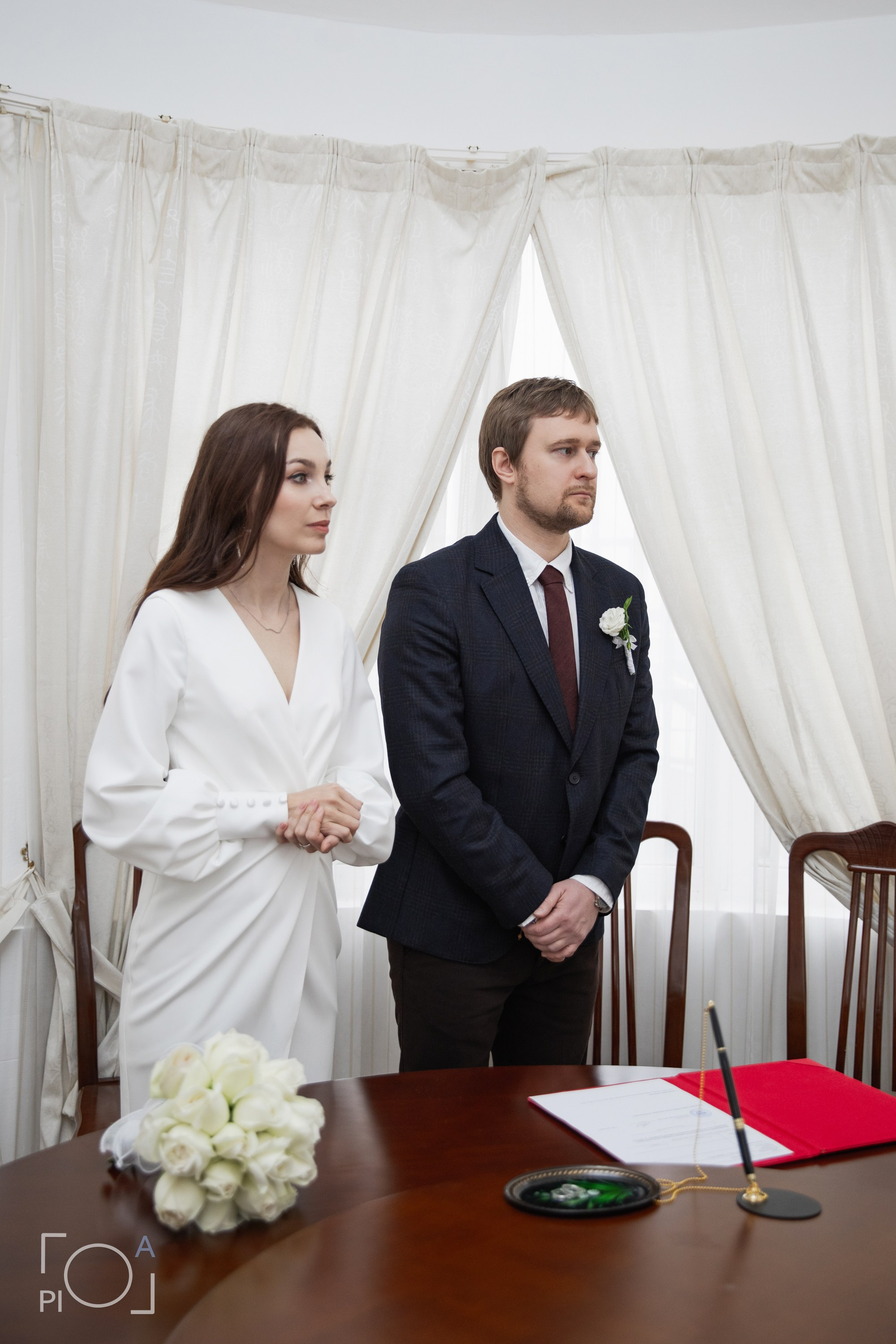 Свадебная фотосессия с консульской подписью в консульстве. Фотограф в Шанхае — Лола Пидлуская