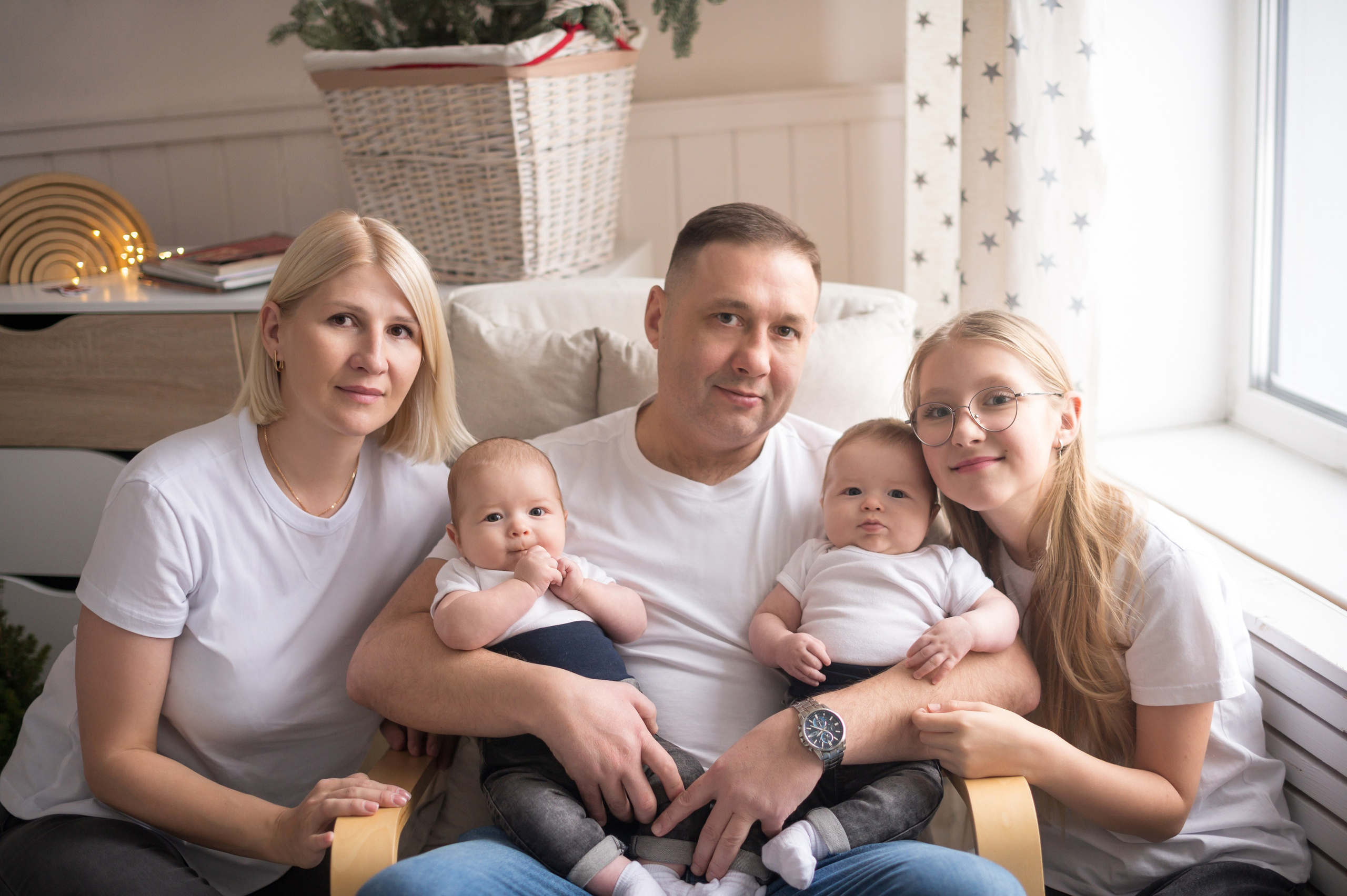 Семейная фотосессия в студии. Семейный и детский фотограф в Минске Надежда Савицкая