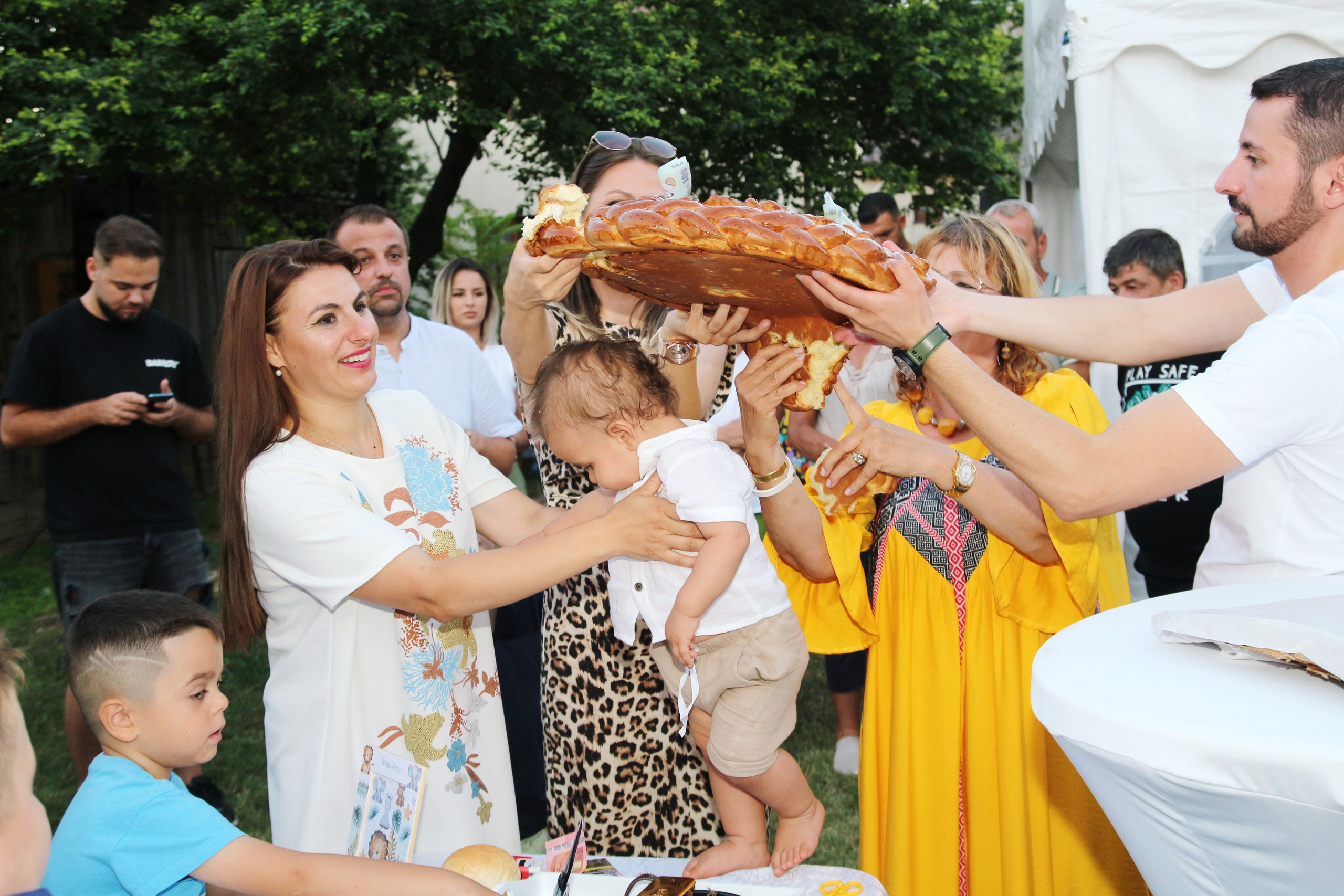 BYZO MEDIA. PETRU BYZO - family and children photographer in ROMANIA