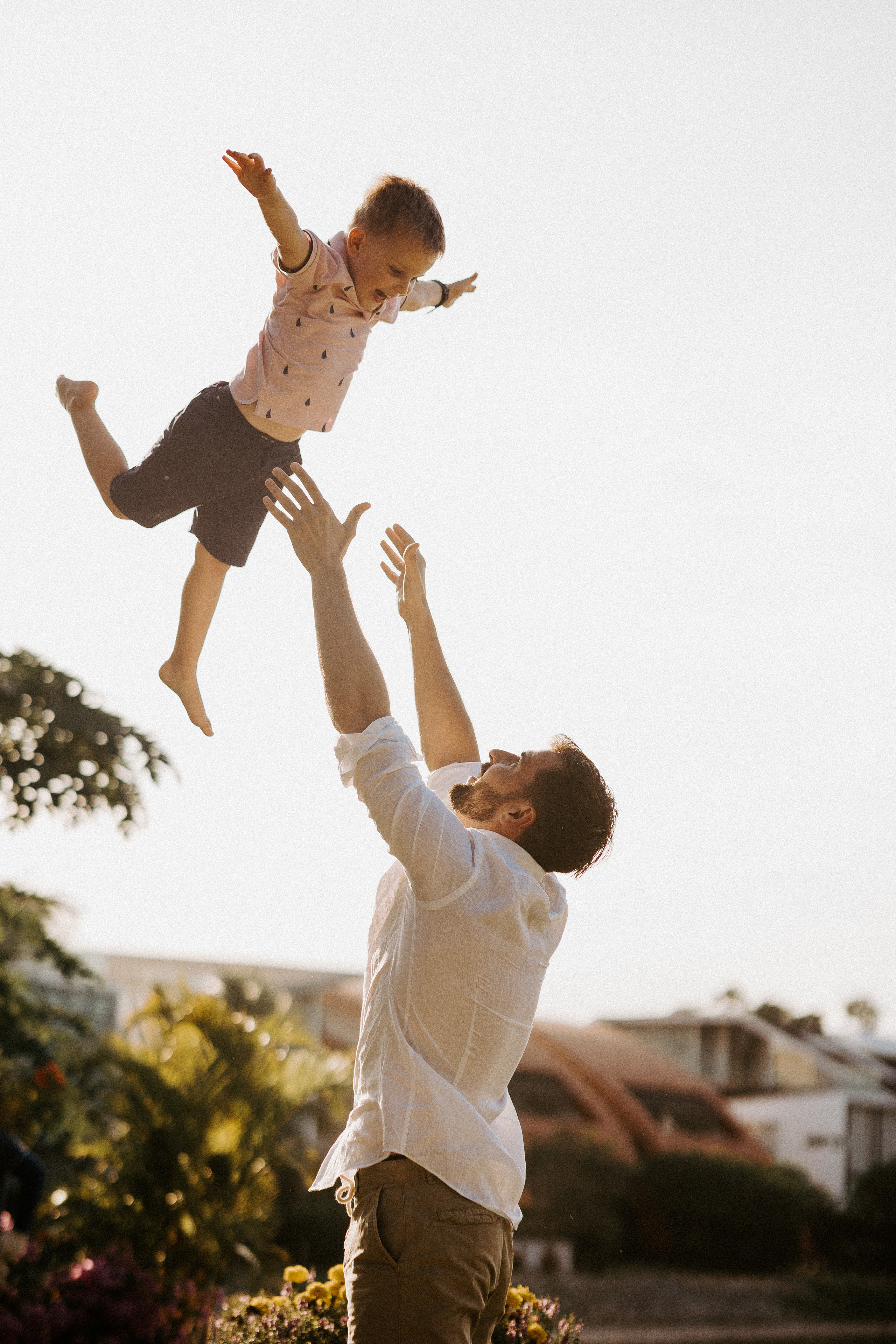 Family picnic. Photographer in Singapore Kate Bird