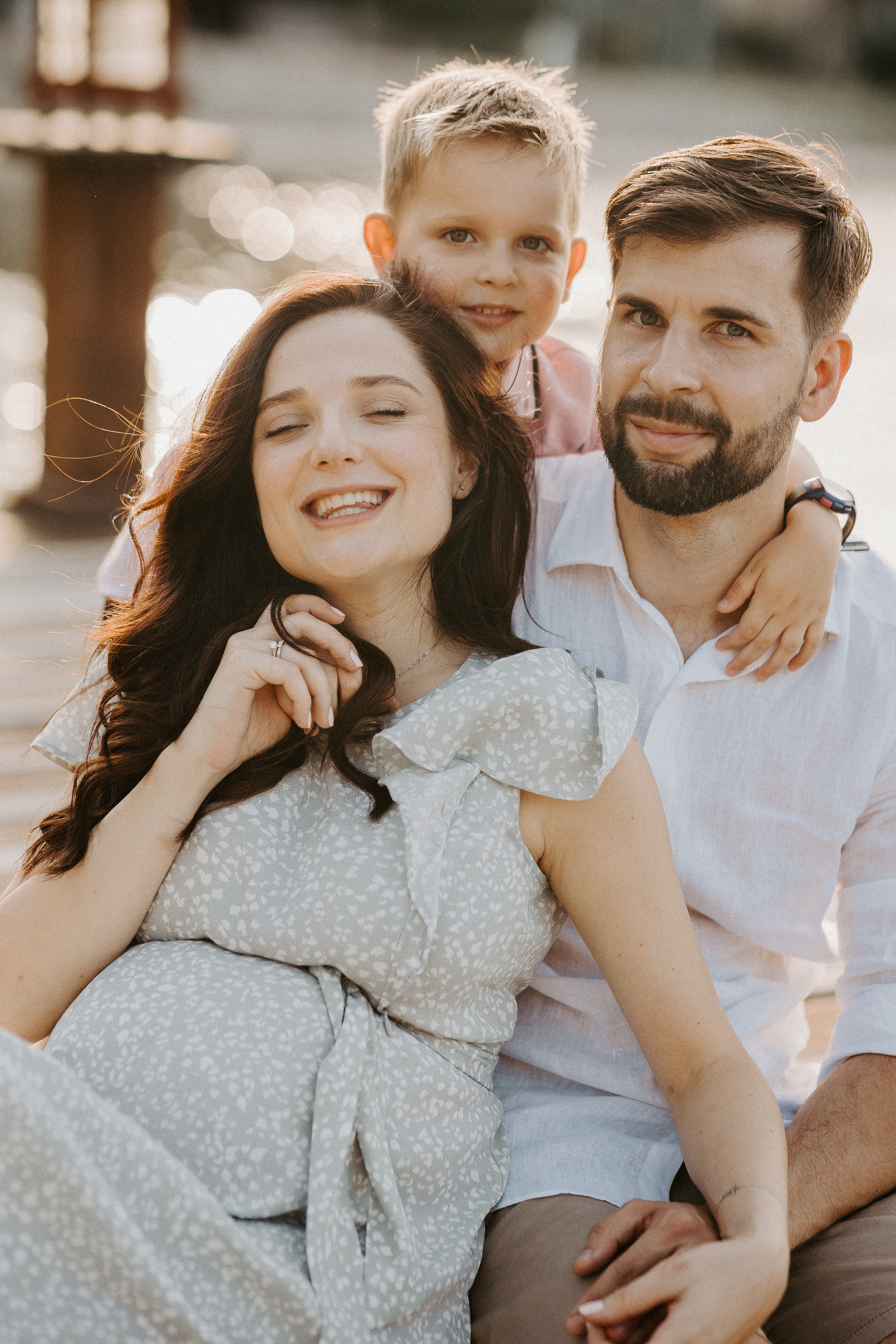 Family picnic. Photographer in Singapore Kate Bird