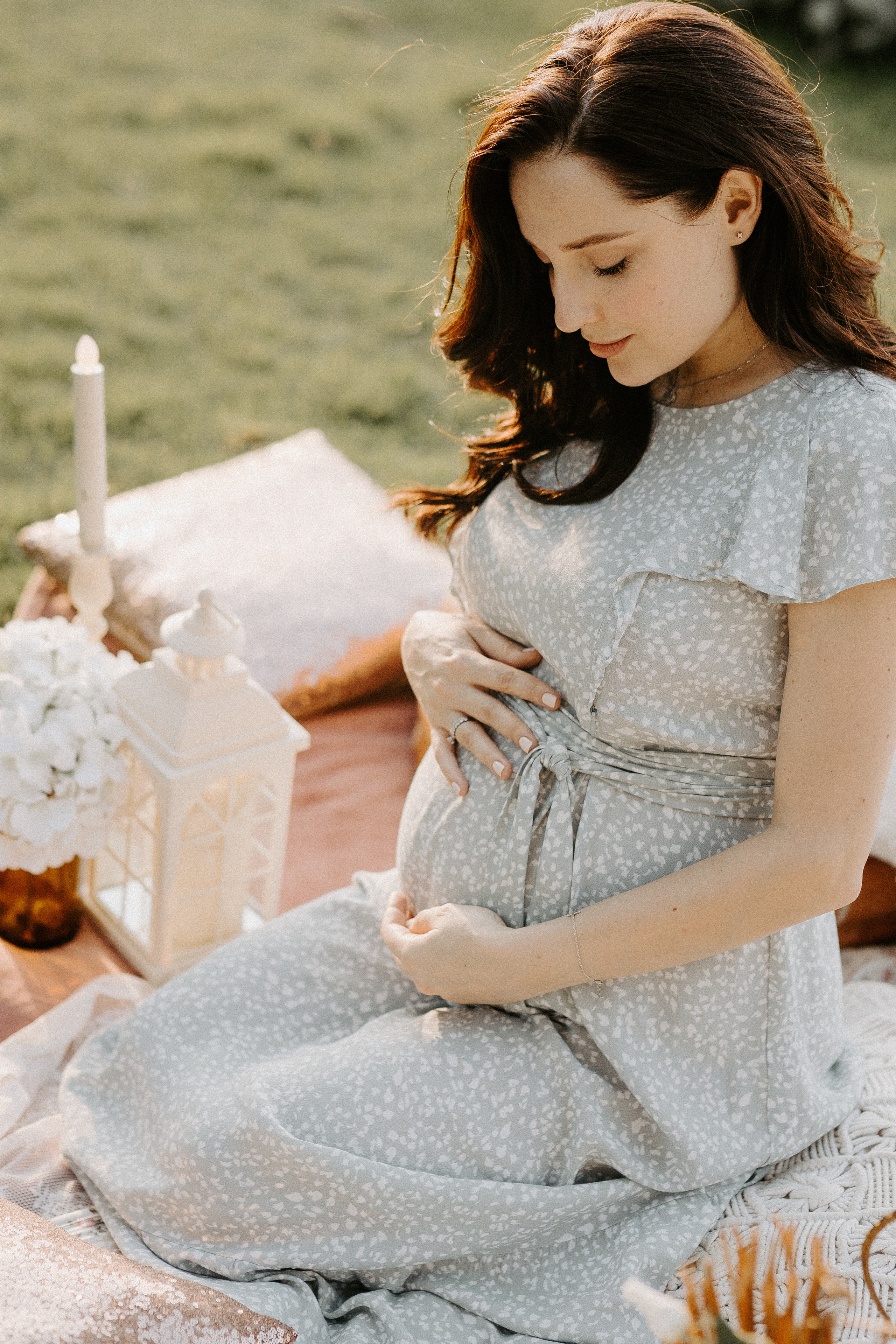 Family picnic. Photographer in Singapore Kate Bird
