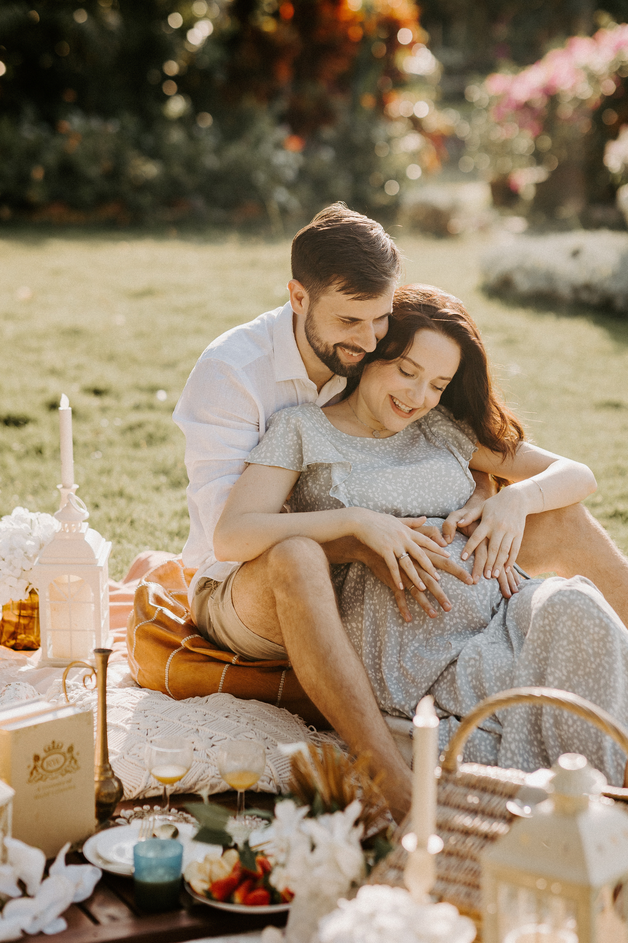 Family picnic. Photographer in Singapore Kate Bird