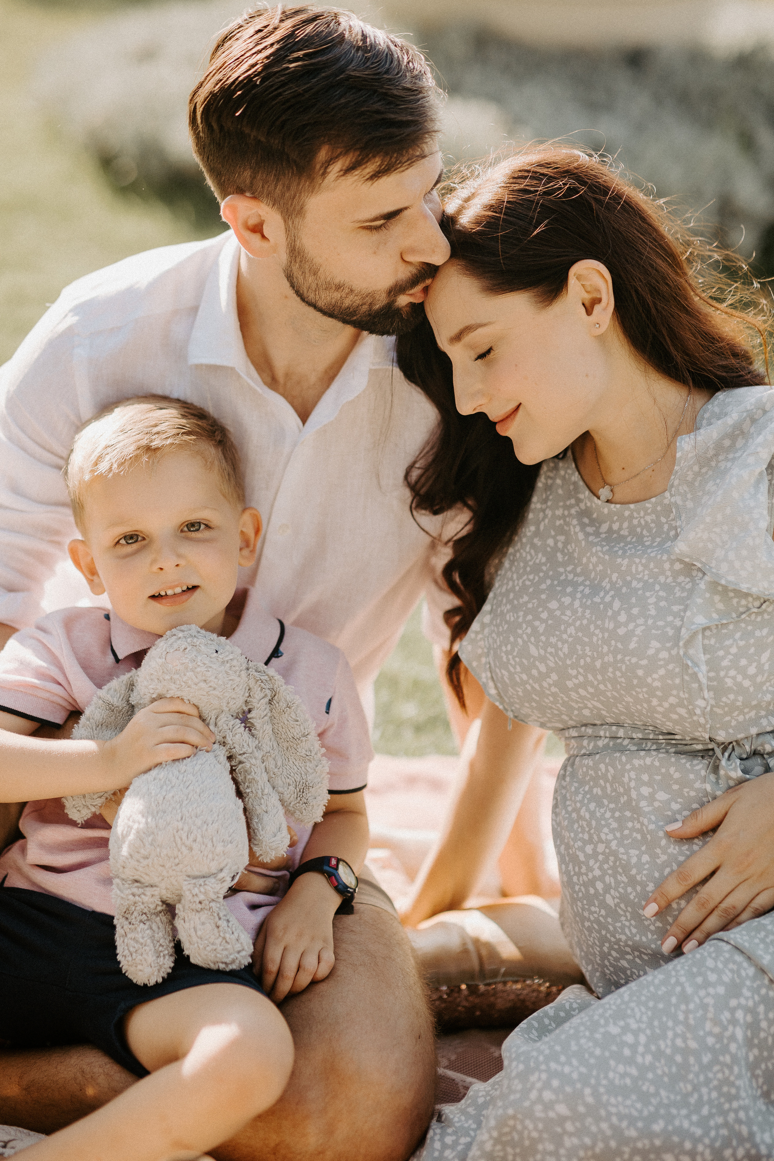 Family picnic. Photographer in Singapore Kate Bird