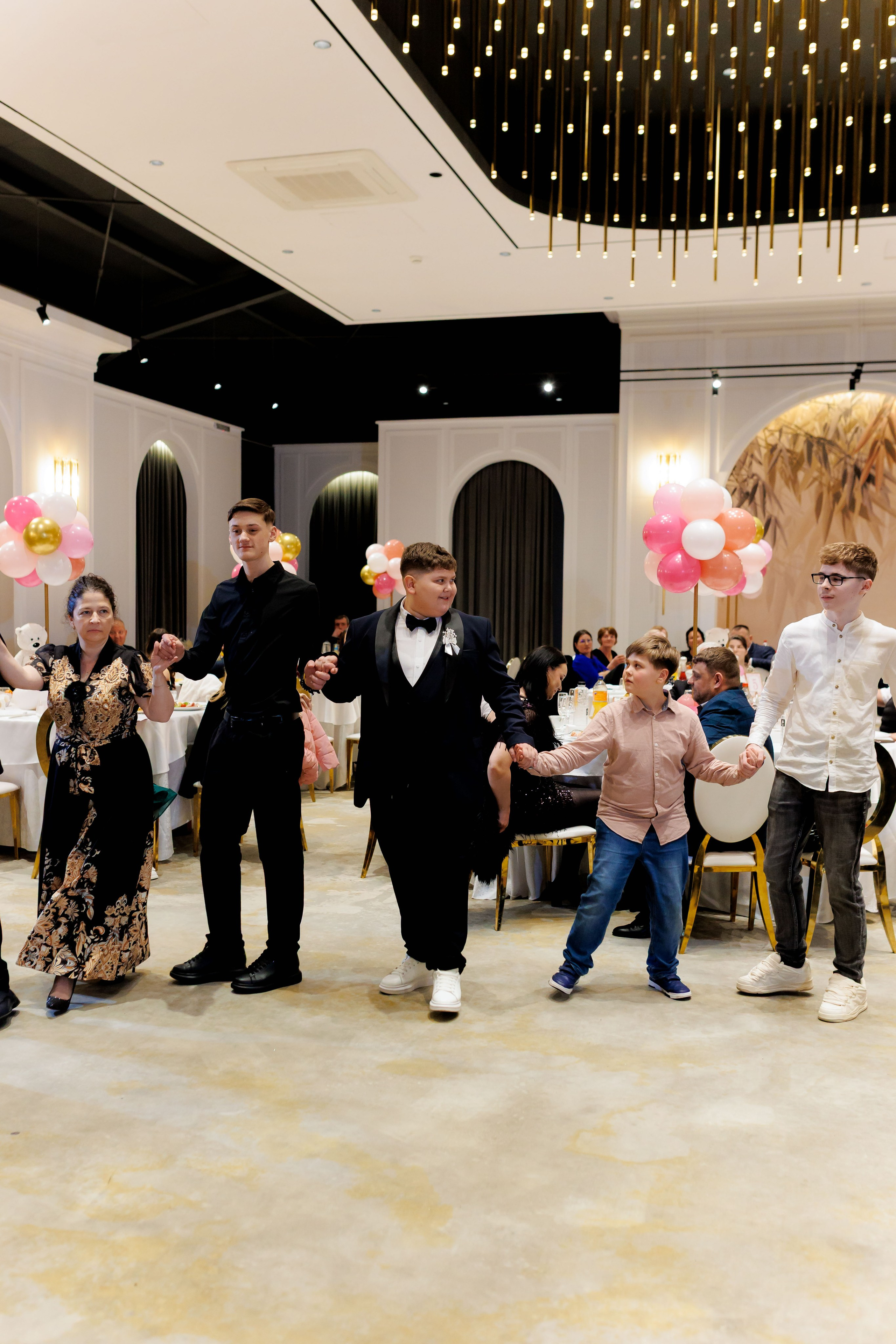 Povestea voastră, regizată de noi |Cristi Turculet Videograf Nuntă Suceava | wedding highlight. Servicii foto-video profesionale, pentru momente de neuitat