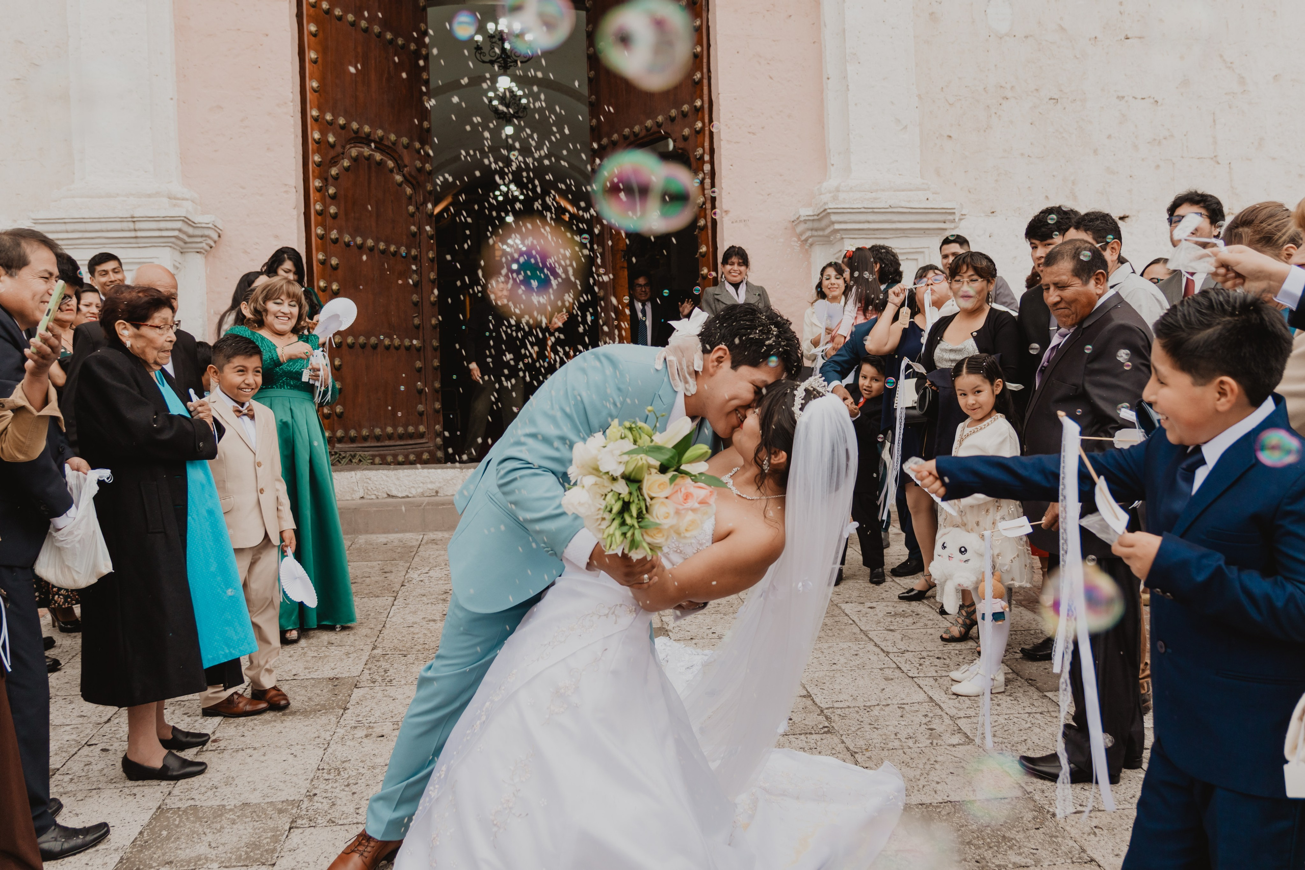 STEISY + EMMANUEL | BODA RELIGIOSA. Studio KVTA | Fotografía y Video de Bodas en Arequipa