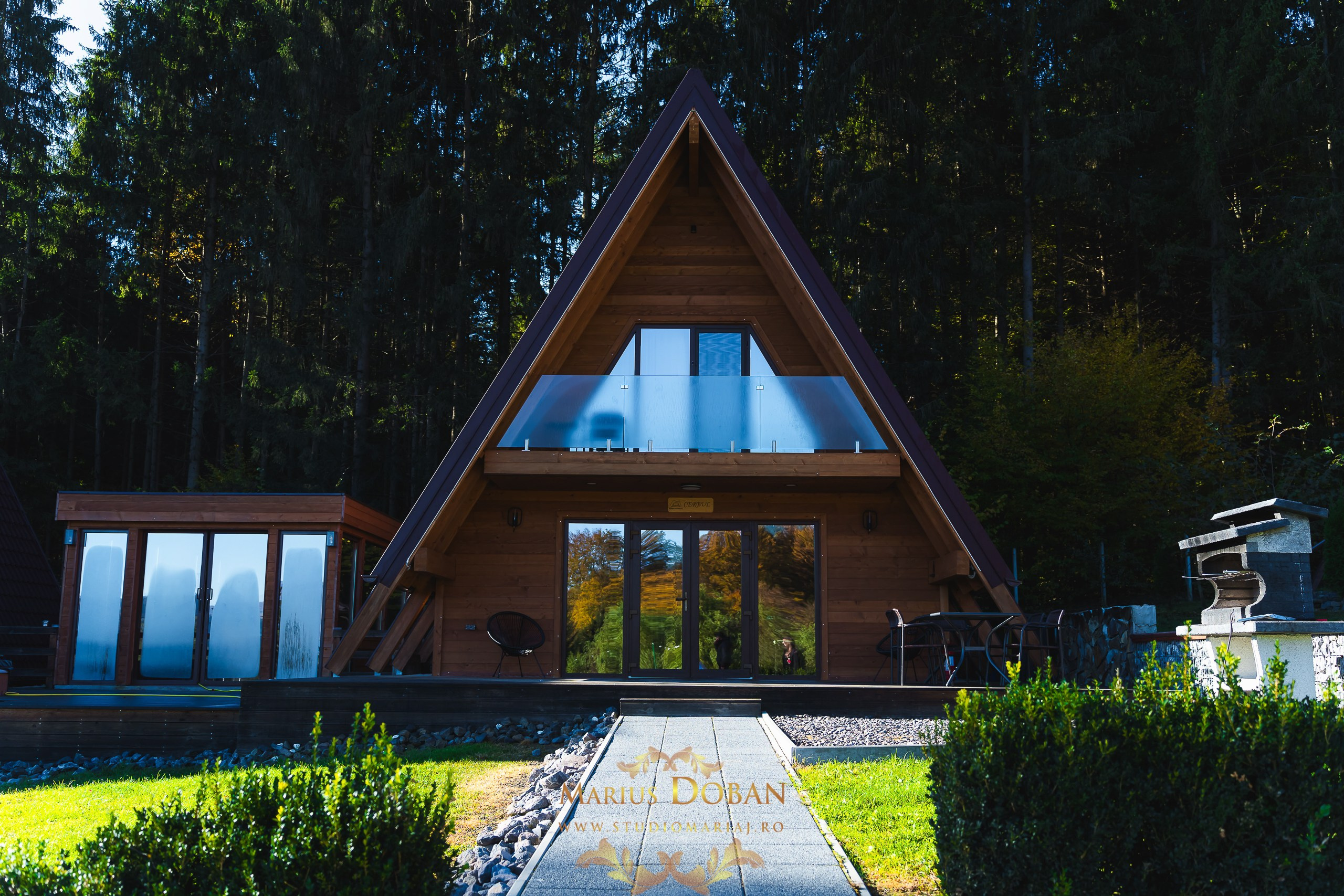 Iulia & Joszeph — preparing & details. Marius Doban