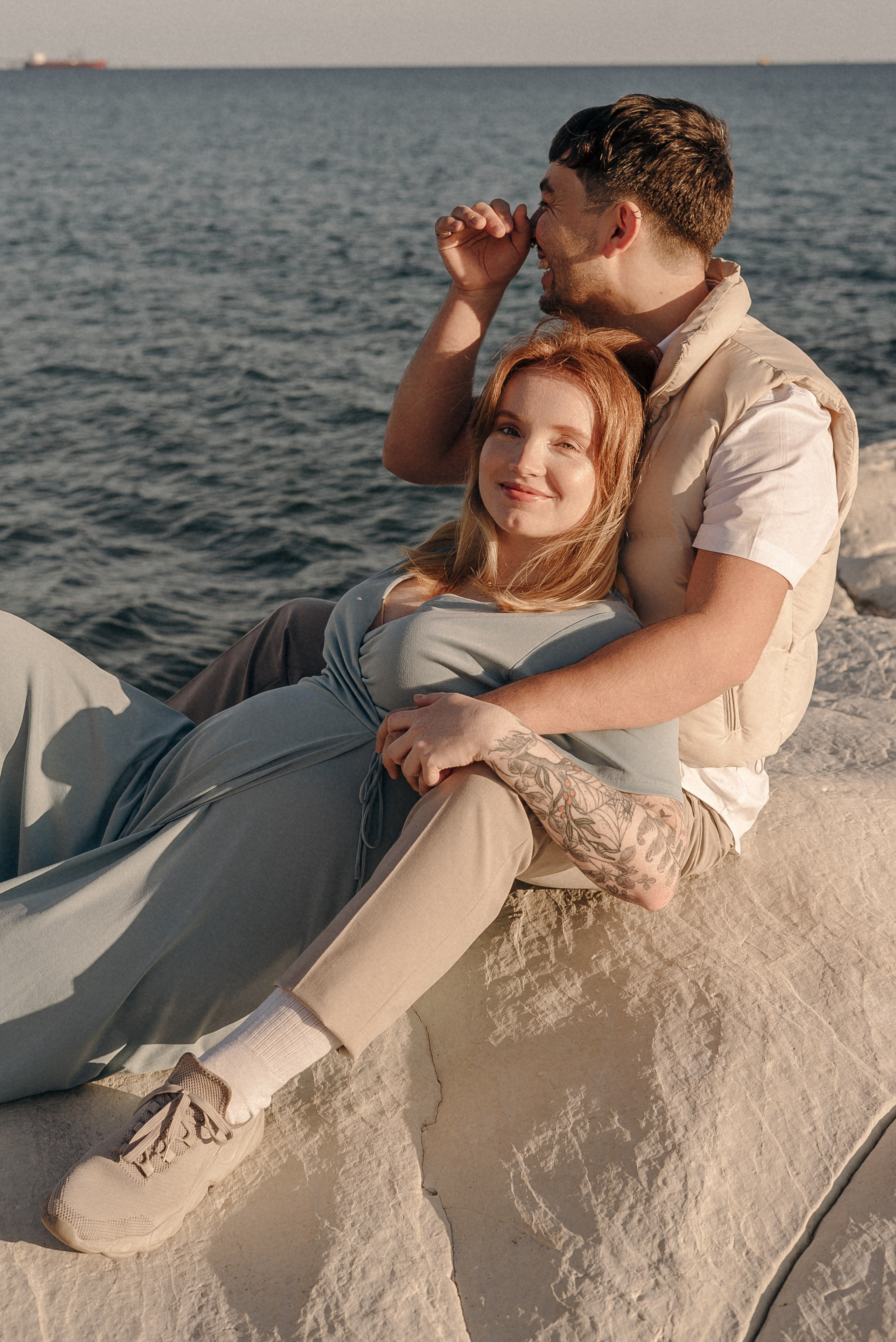 Фотосессия беременности на Белых камнях | Maternity photoshoot at White Rocks. Портретный и семейный фотограф в Лимассоле Кипр Анна Руссу