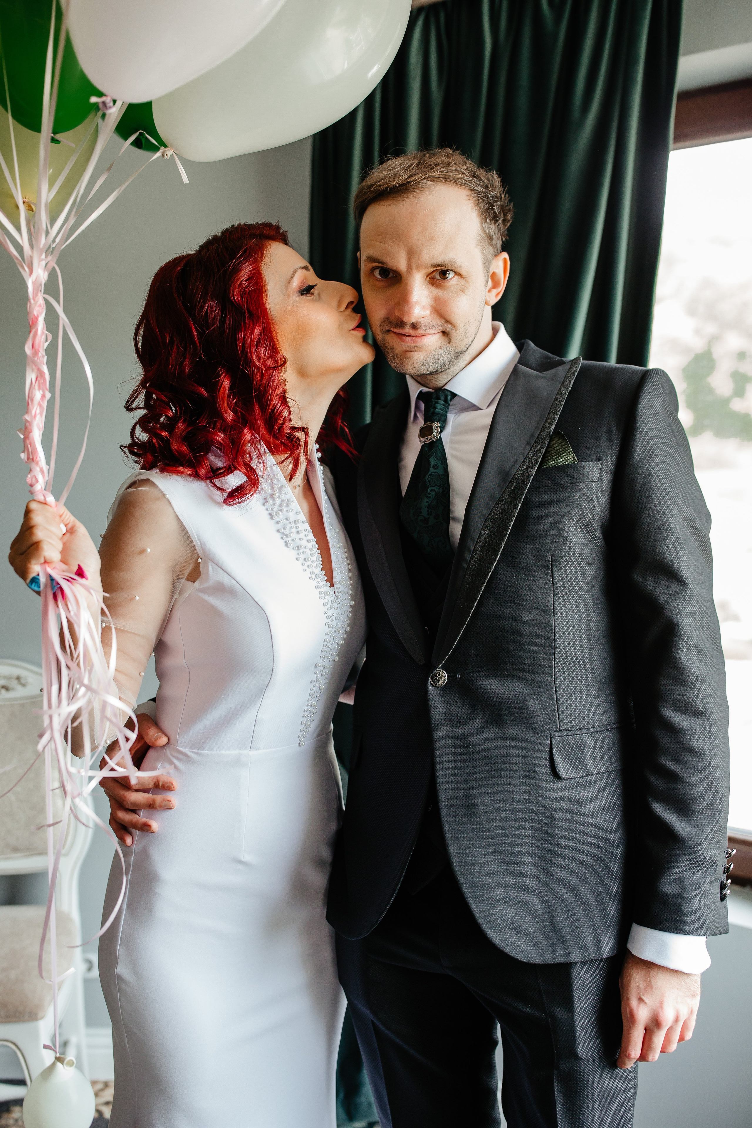 Nunta Elena & Tudor — Fotografie de nuntă în stil natural și elegant. Rares Bucur is a professional wedding photographer based in Cluj-Napoca, Romania, specializing in wedding photography