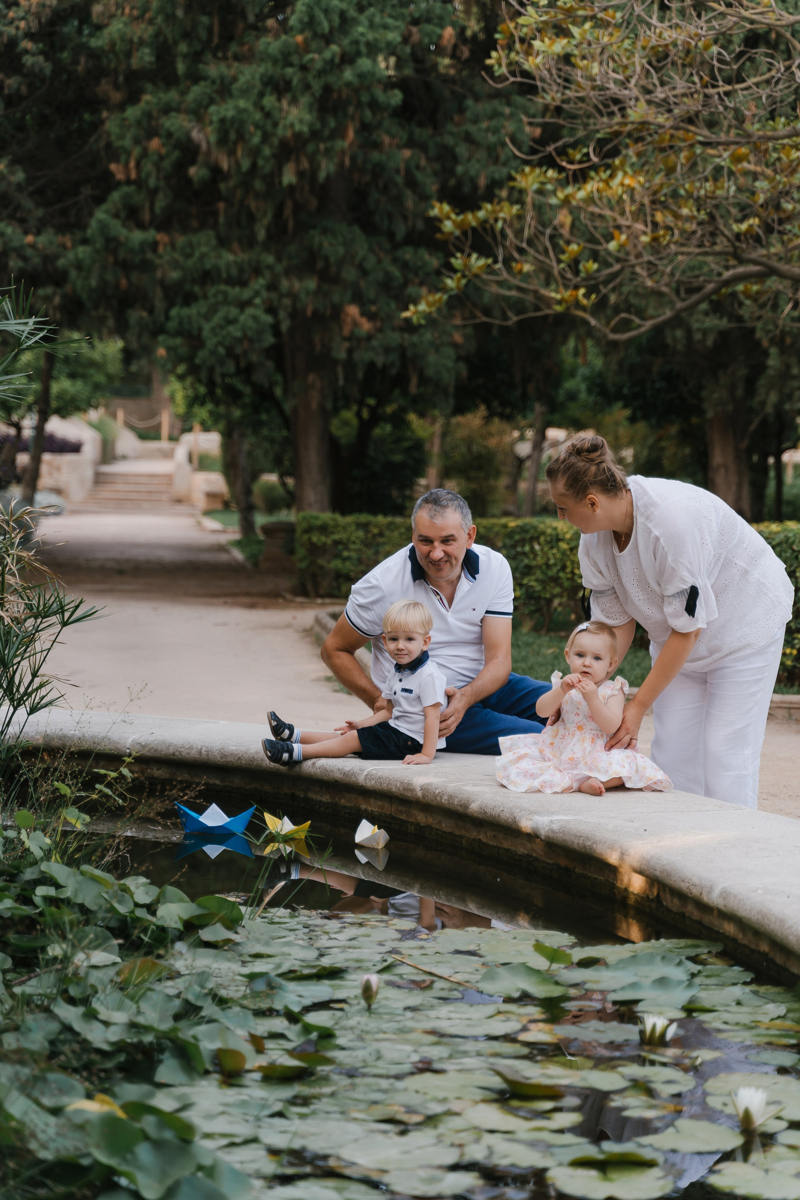 Anna, Pavel, Misha y Sofia. Fotógrafa de bodas y familias en España, Valencia: Nadia ProFoto