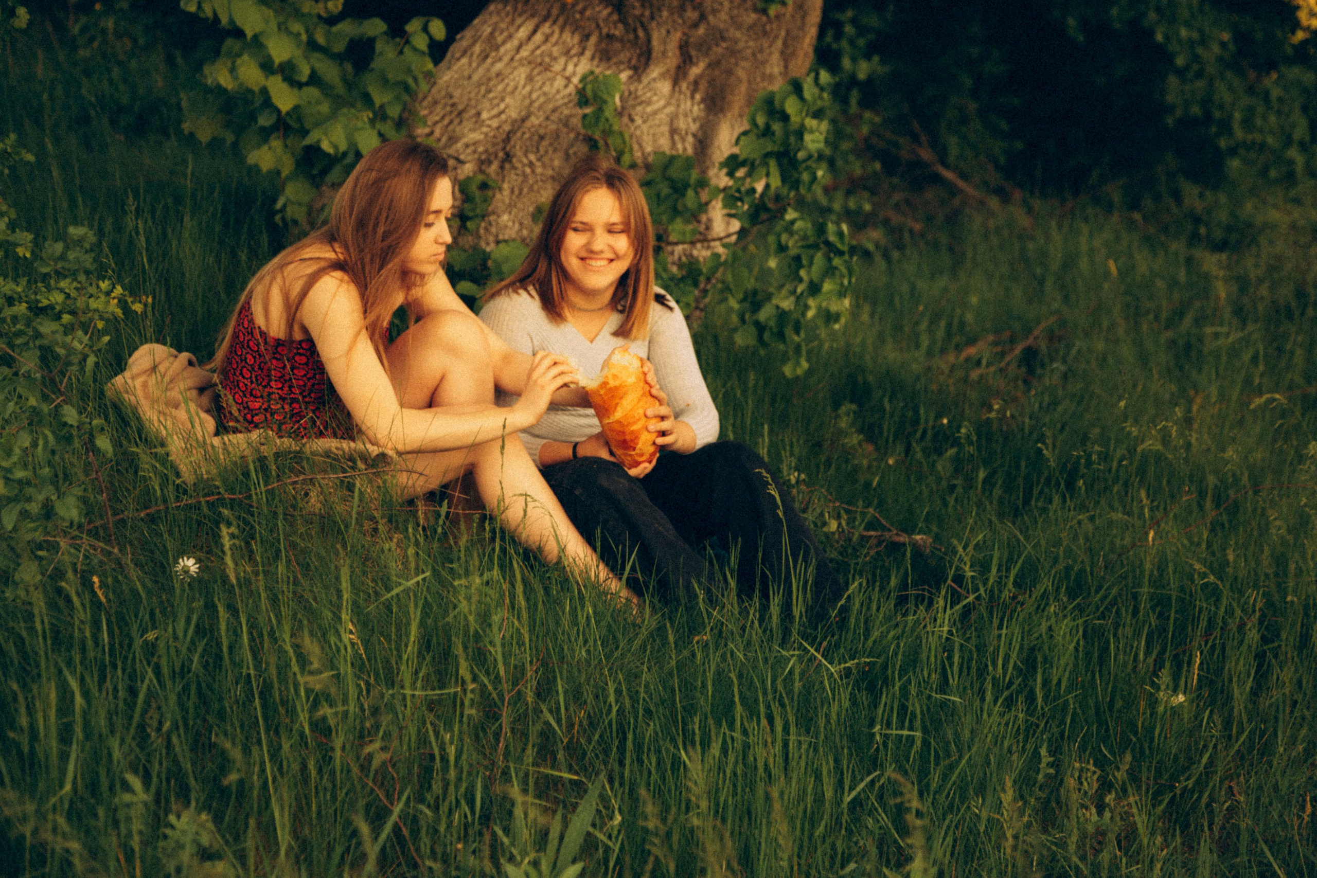 Sisters. Family photographer in Stockholm Oksana Matviyiv