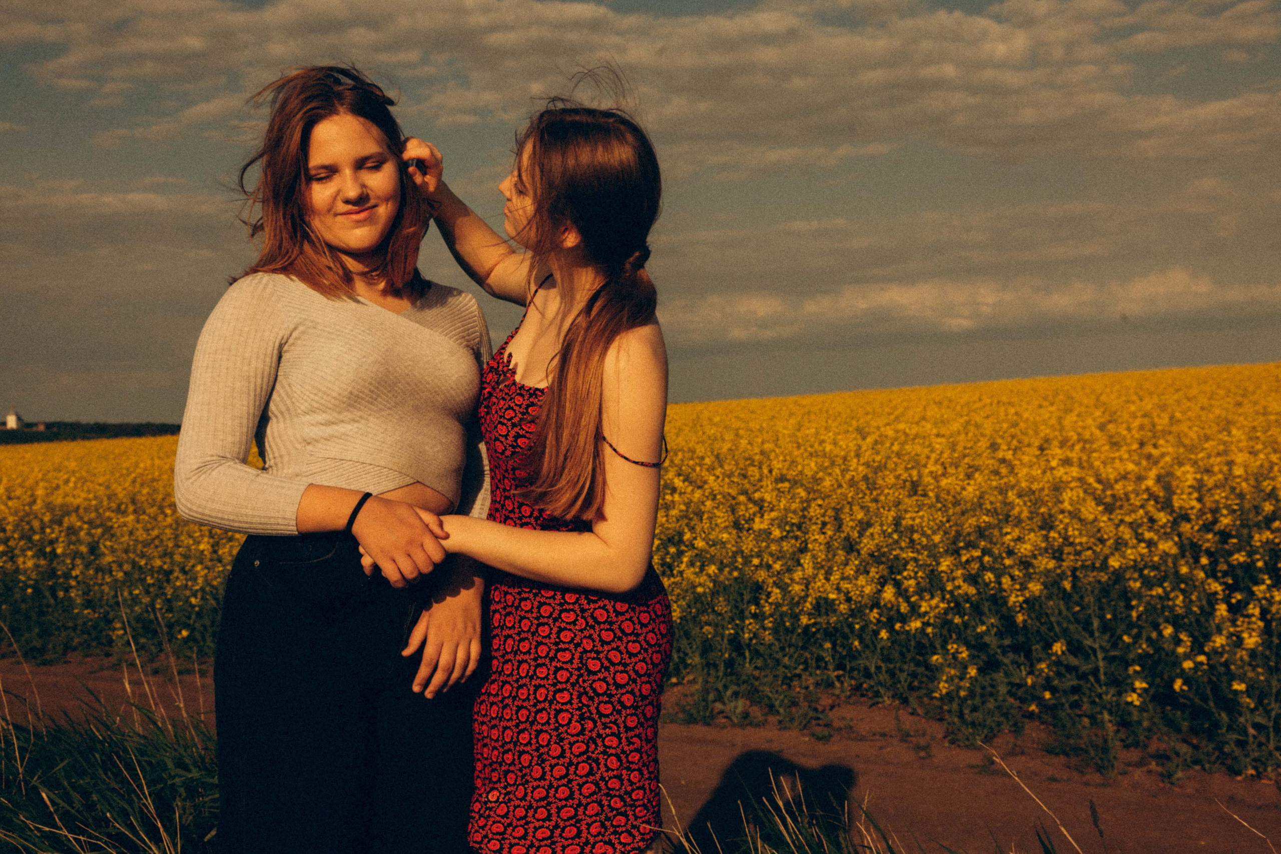 Sisters. Family photographer in Stockholm Oksana Matviyiv