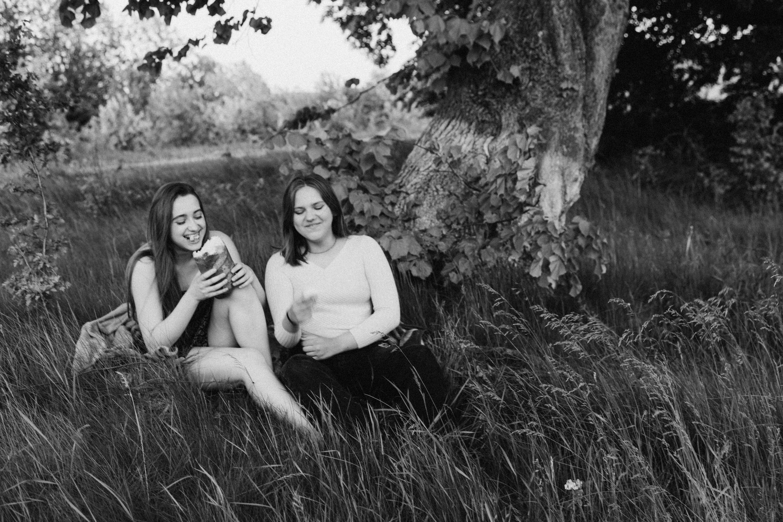 Sisters. Family photographer in Stockholm Oksana Matviyiv