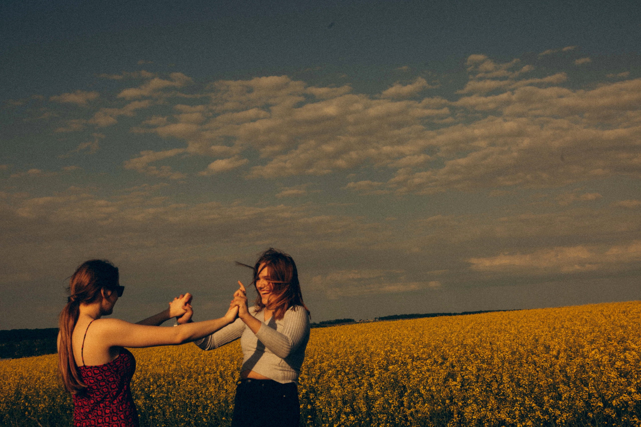 Sisters. Family photographer in Stockholm Oksana Matviyiv