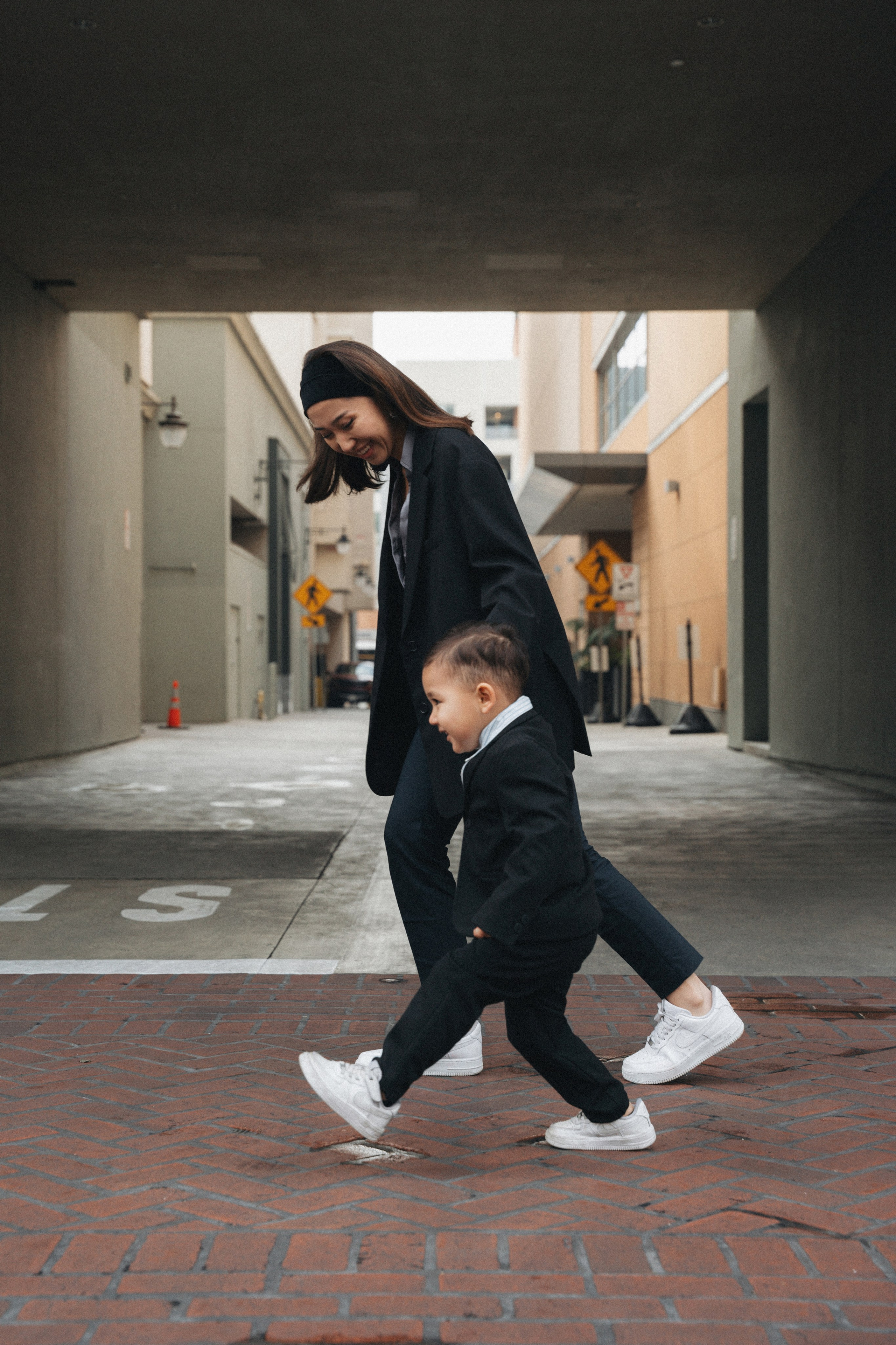 Santa Monica Family photographer. Los Angeles family photographer. Family photography. Family photoshoot. Maternity photoshoot. Beach family photoshoot. Home family photoshoot. Maternity beach photoshoot. Family holiday photoshoot. Family photographer. Photographer for families